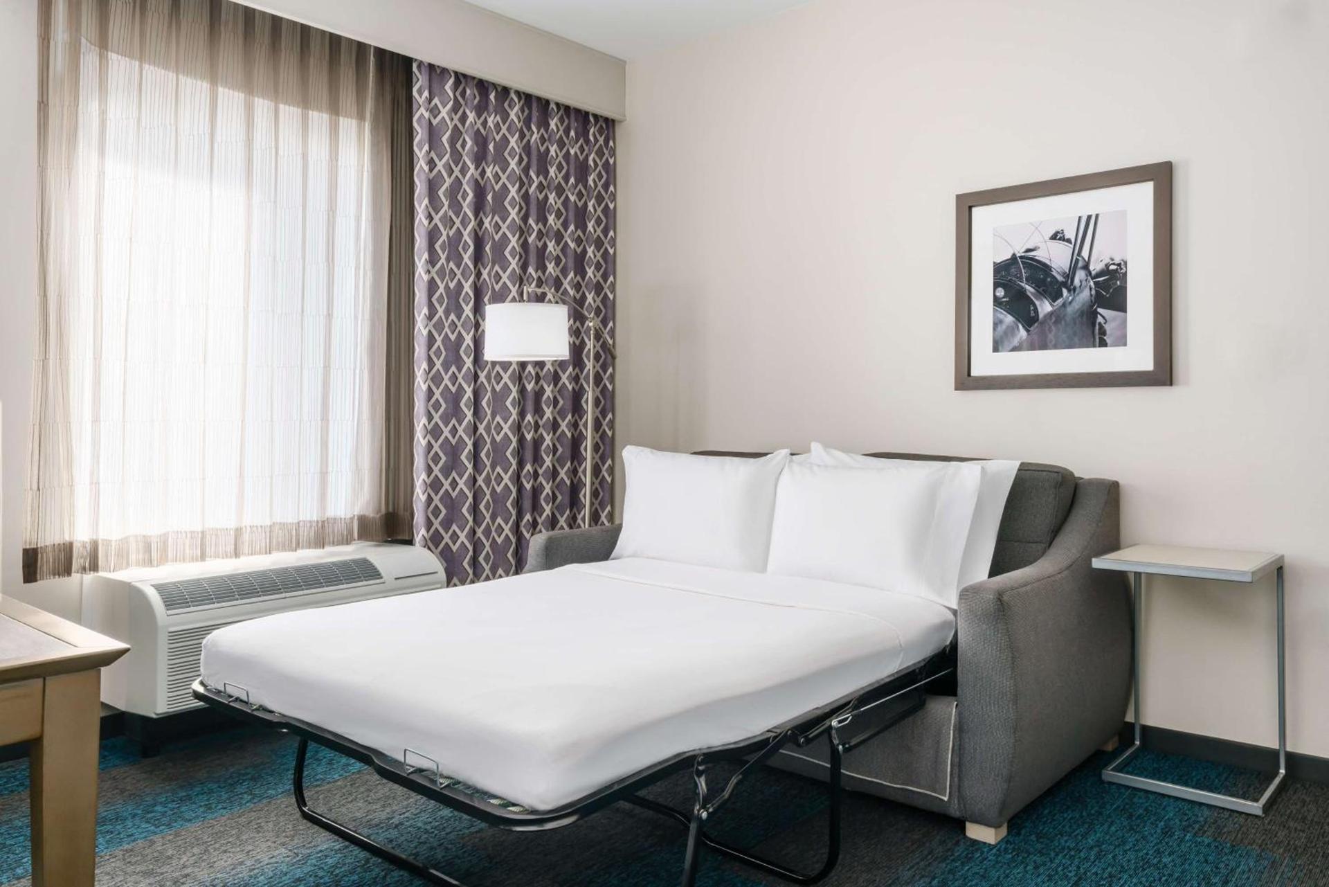Hampton Inn & Suites LAX El Segundo photo 51