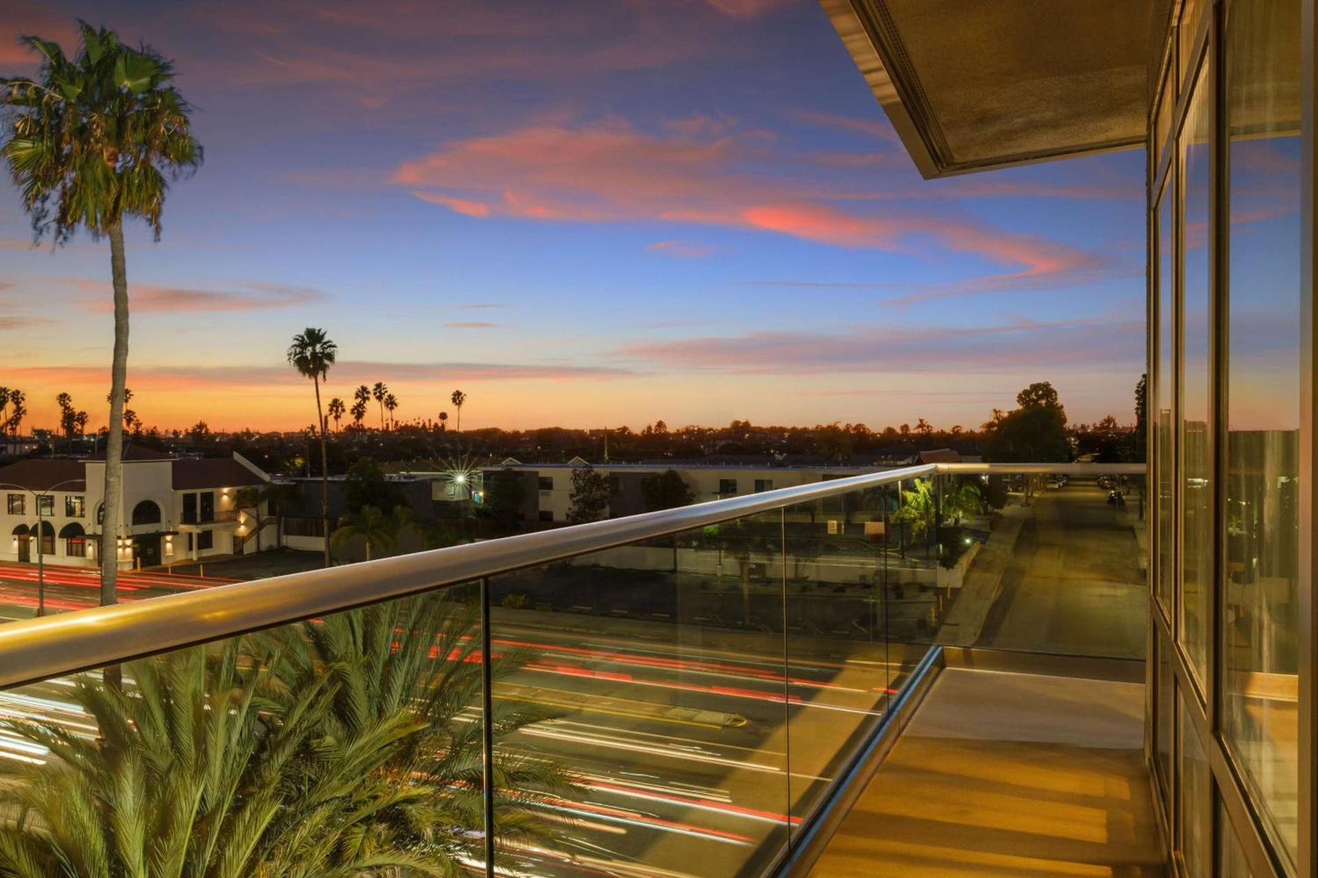 Hampton Inn & Suites LAX El Segundo photo 49
