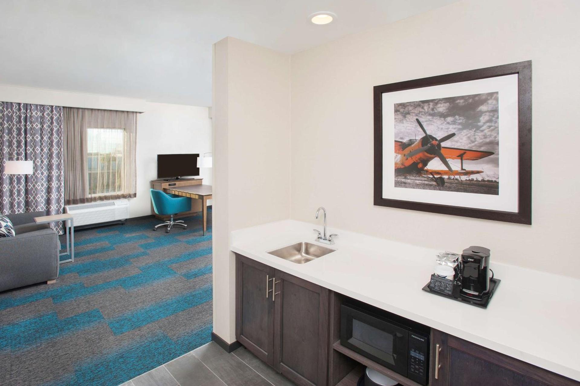 Hampton Inn & Suites LAX El Segundo photo 53