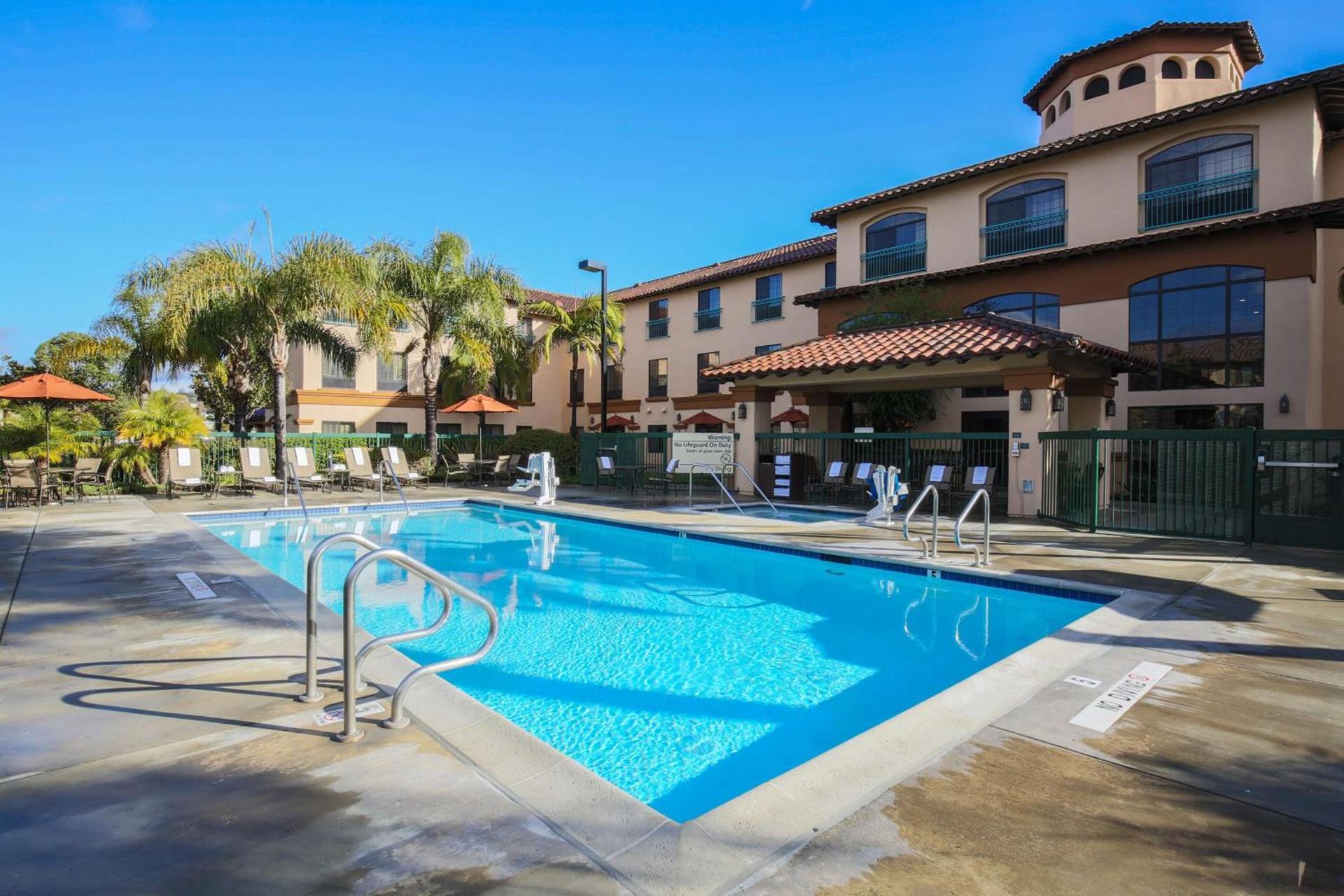 Hampton Inn & Suites Camarillo photo 9