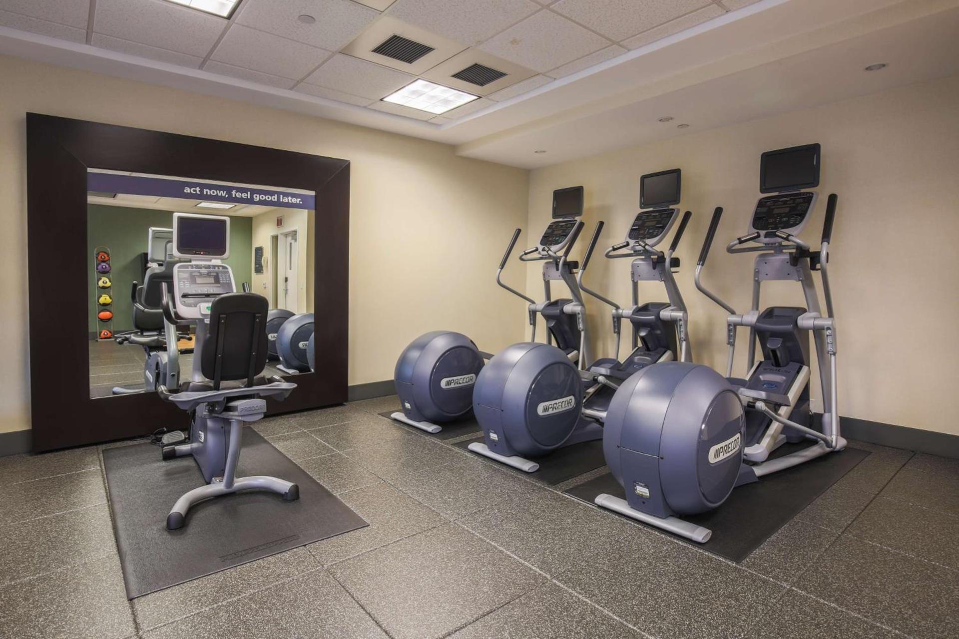 Hampton Inn & Suites Camarillo photo 16