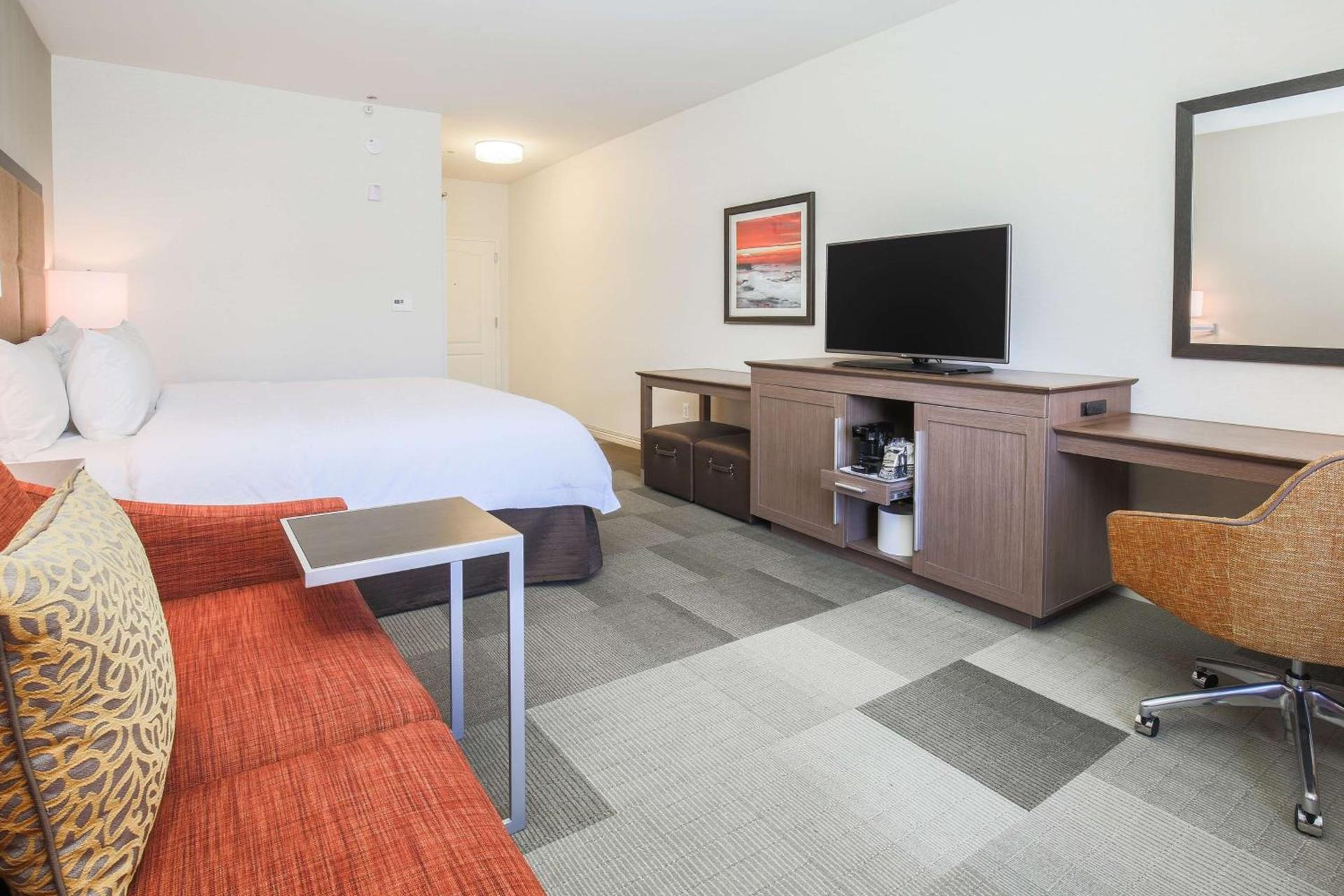 Hampton Inn & Suites Camarillo photo 20