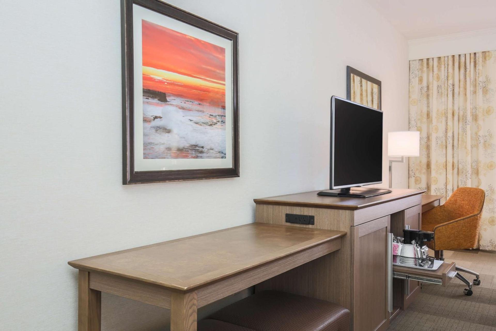 Hampton Inn & Suites Camarillo photo 21