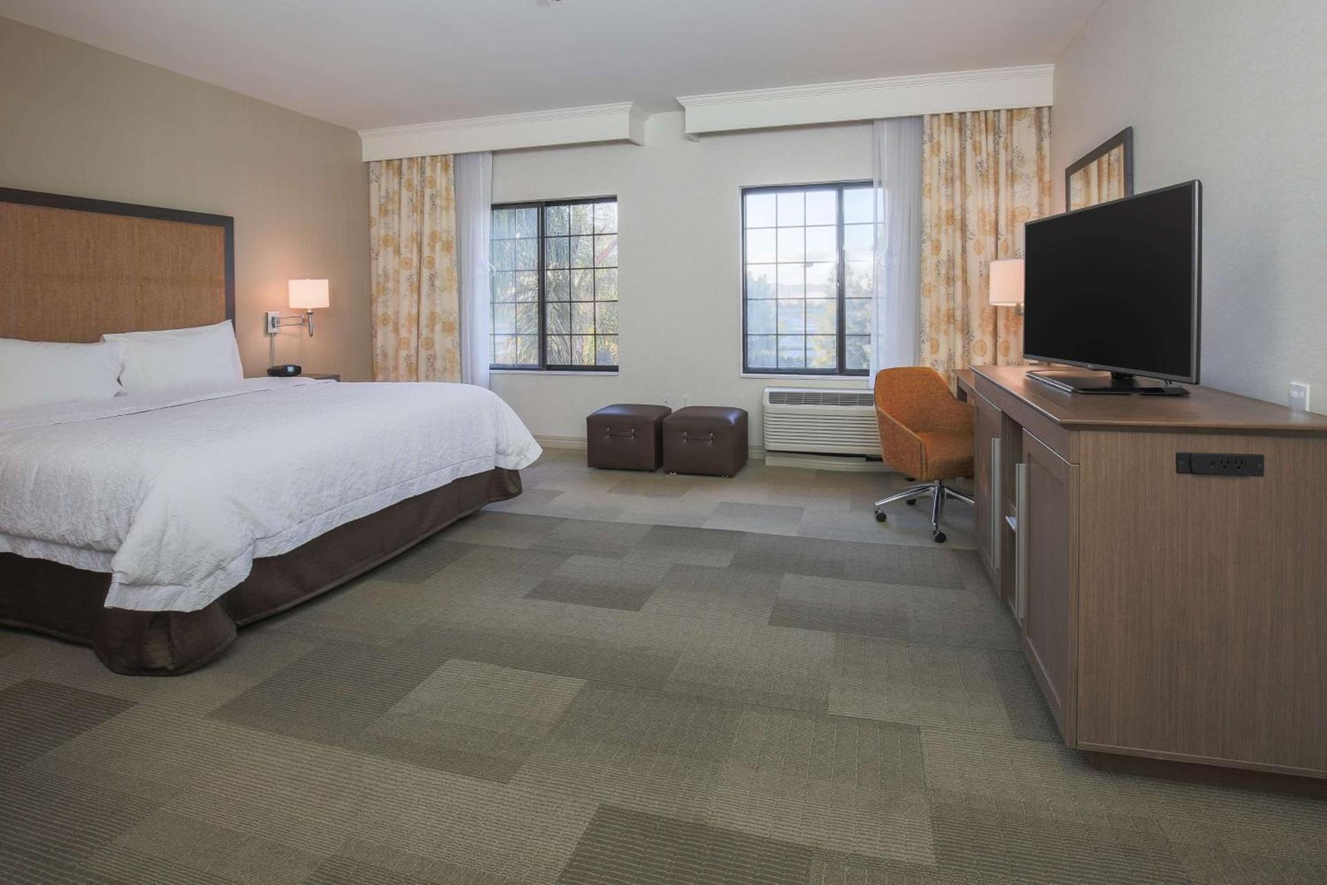 Hampton Inn & Suites Camarillo photo 25