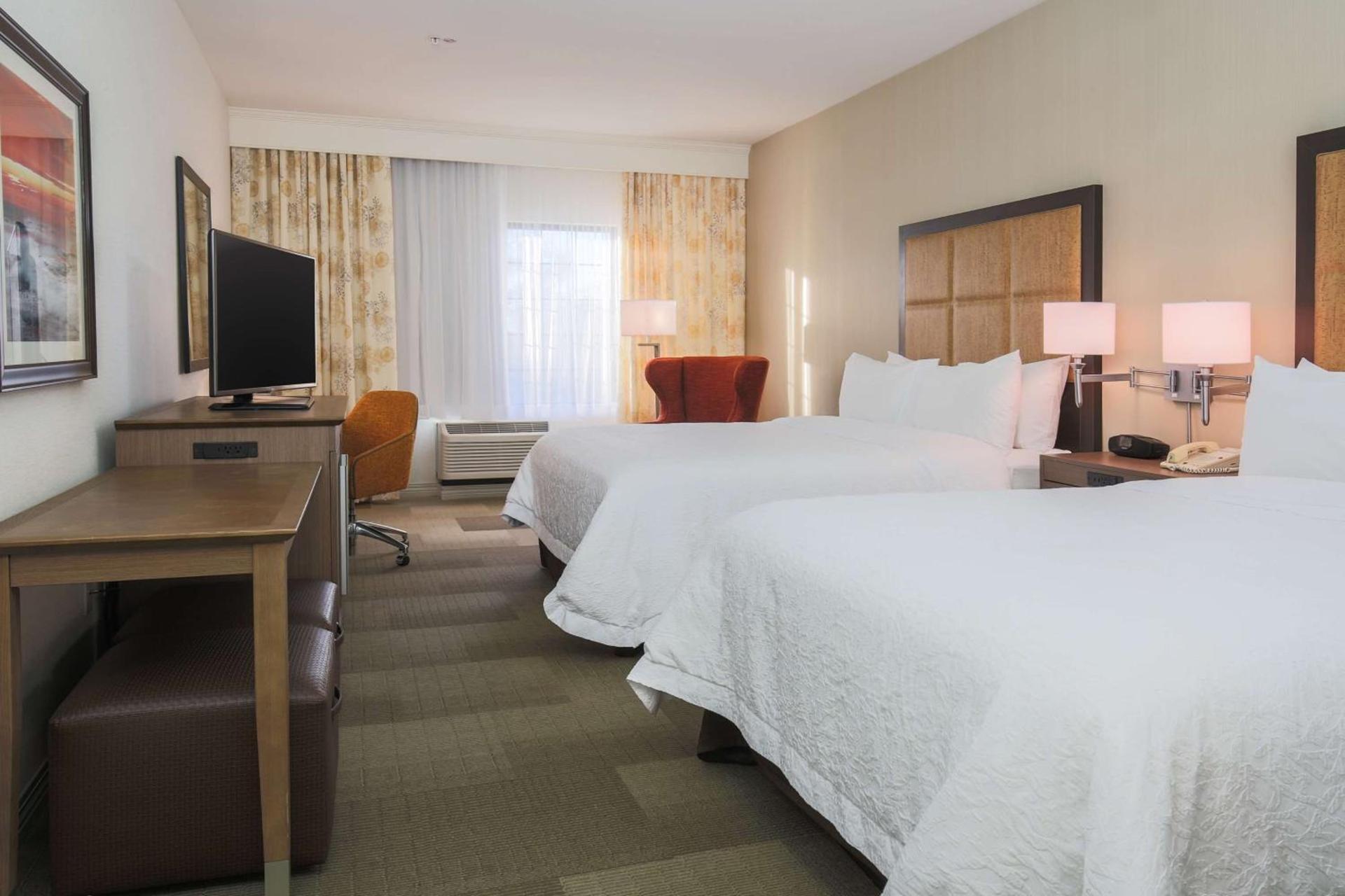 Hampton Inn & Suites Camarillo photo 26