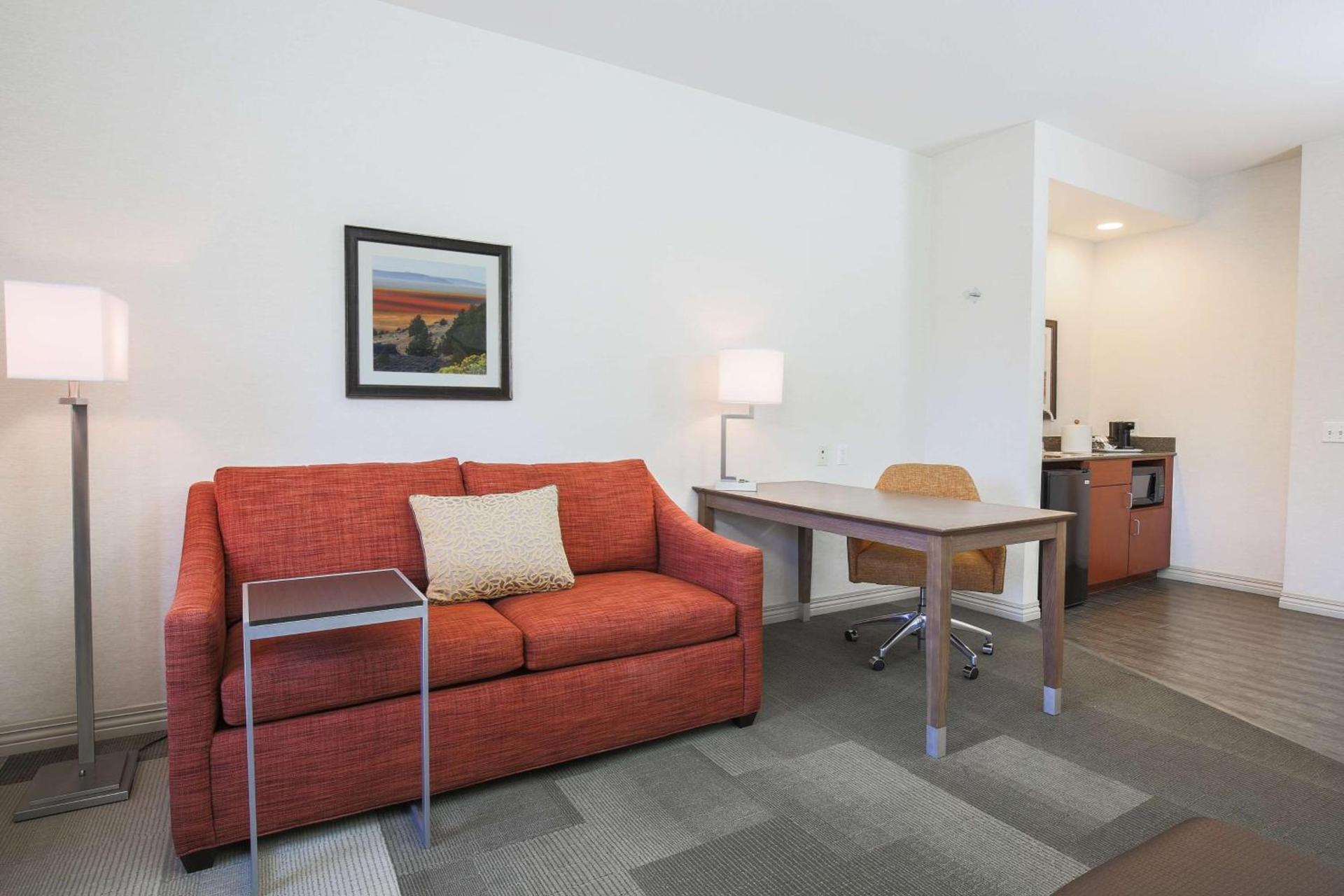 Hampton Inn & Suites Camarillo photo 28