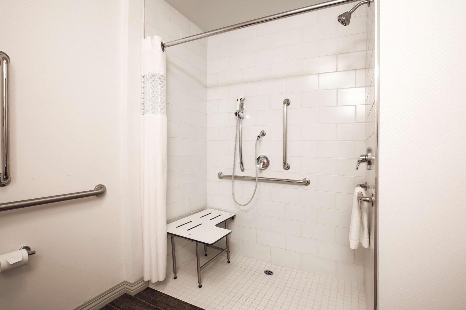 Hampton Inn & Suites Camarillo photo 30