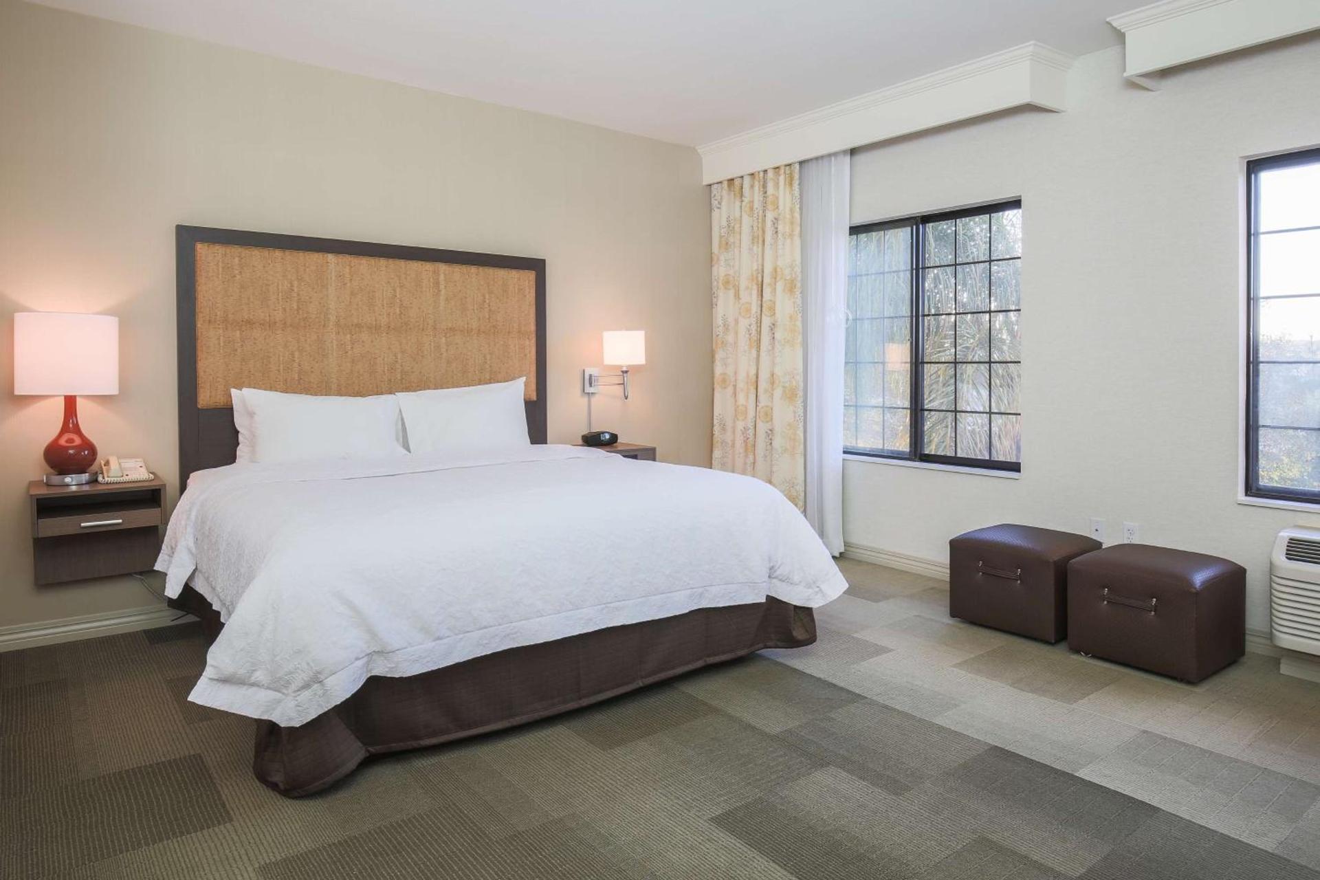 Hampton Inn & Suites Camarillo photo 29