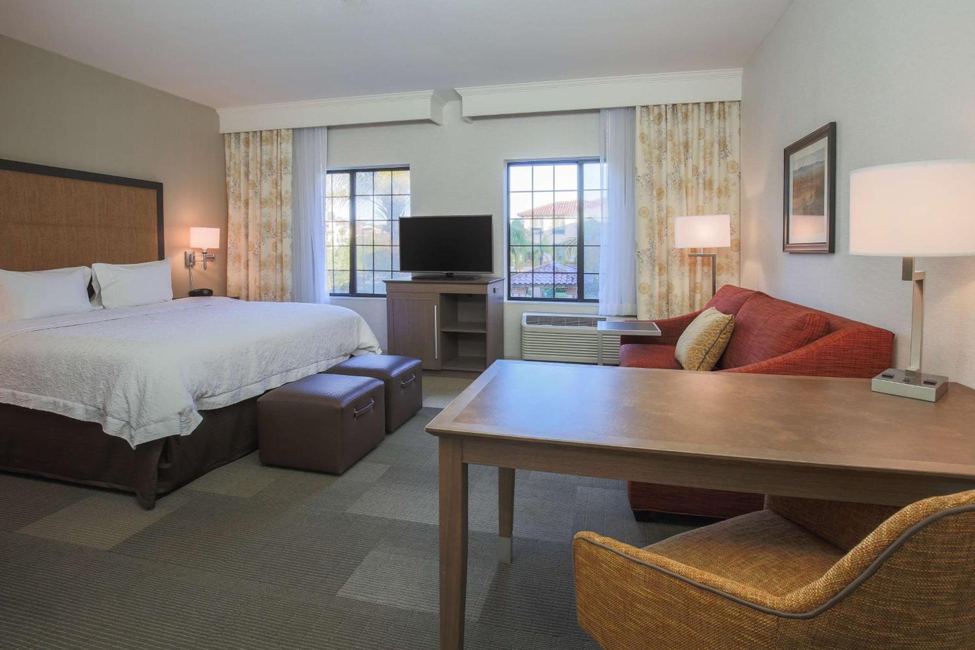 Hampton Inn & Suites Camarillo photo 32