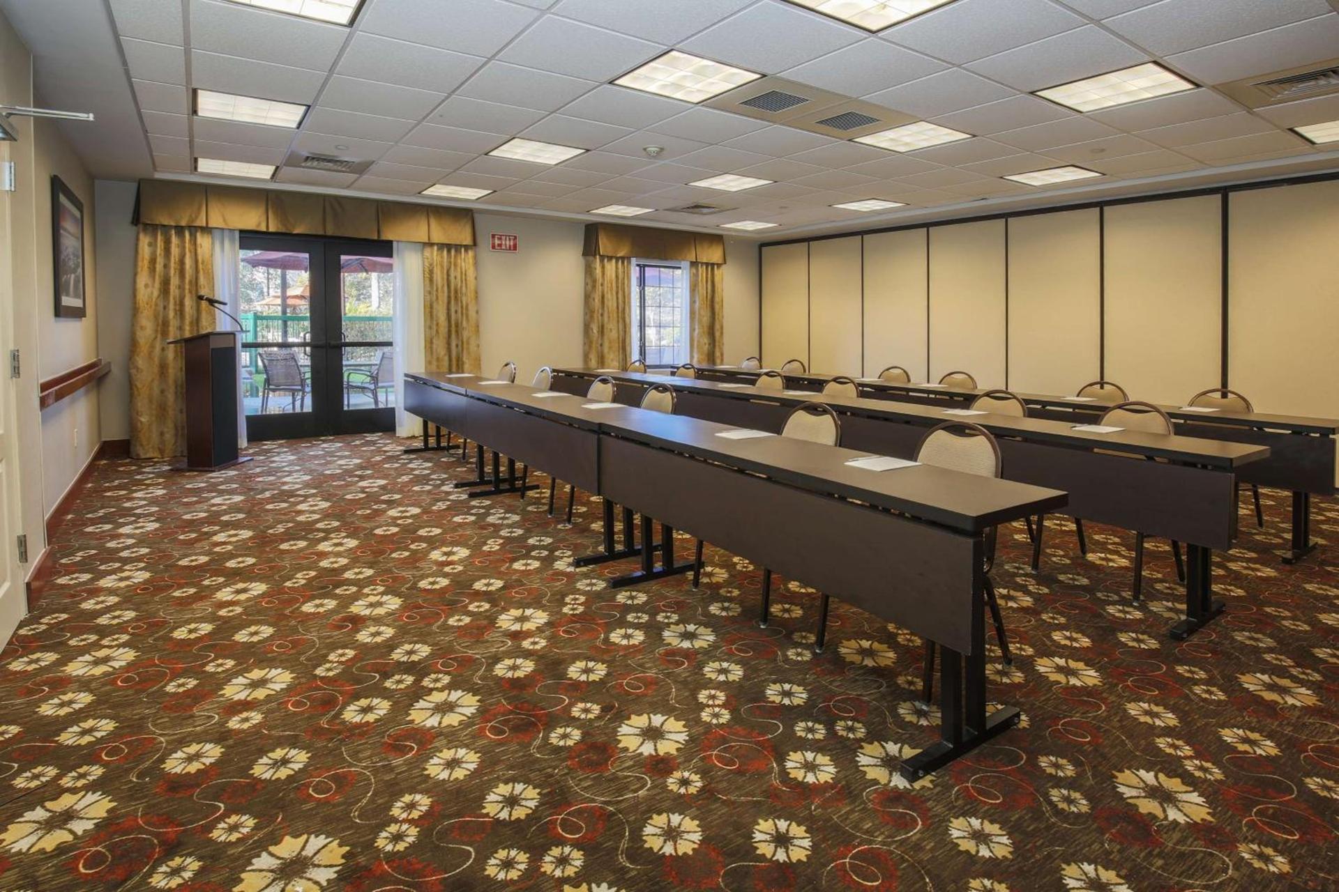 Hampton Inn & Suites Camarillo photo 46