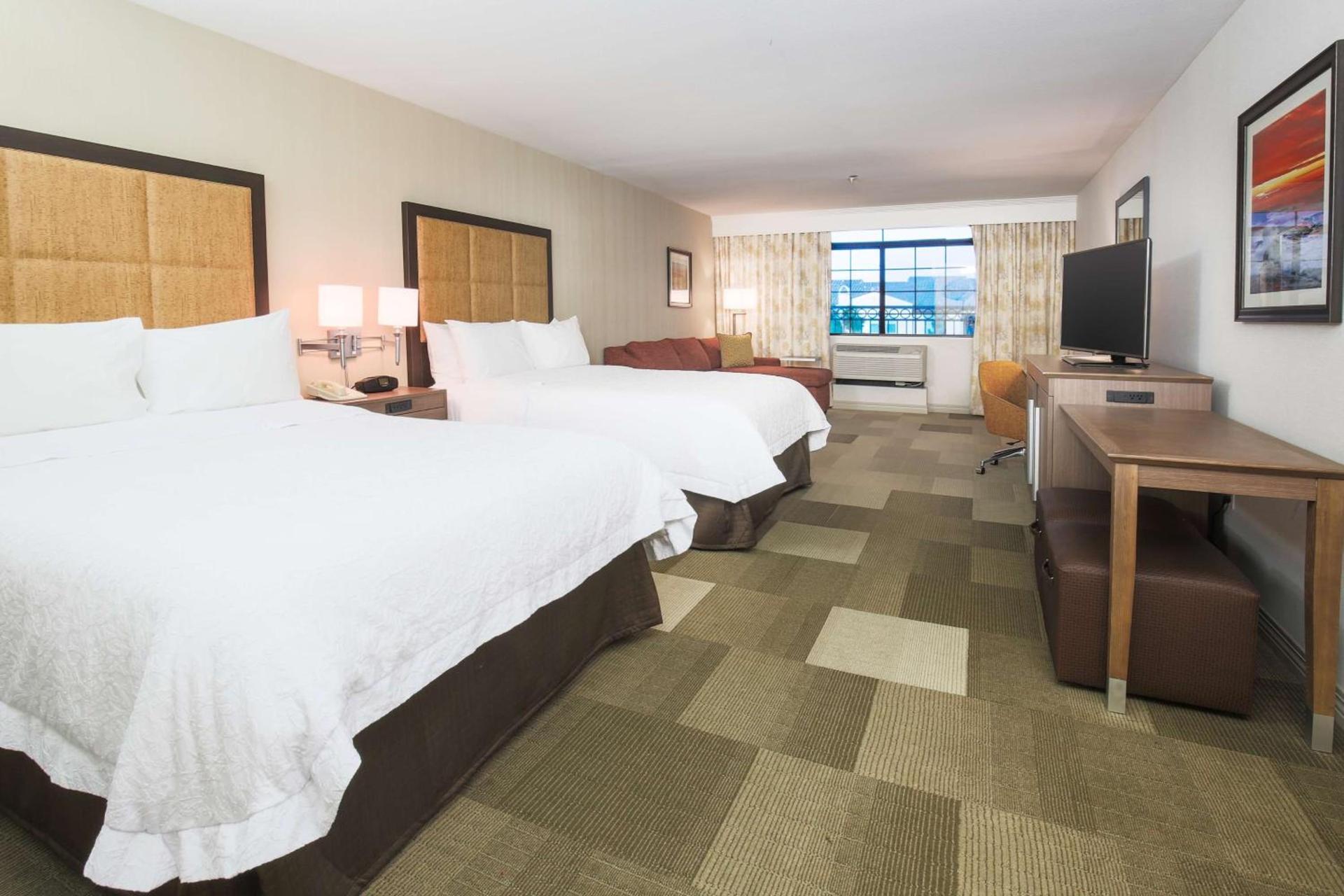 Hampton Inn & Suites Camarillo photo 17