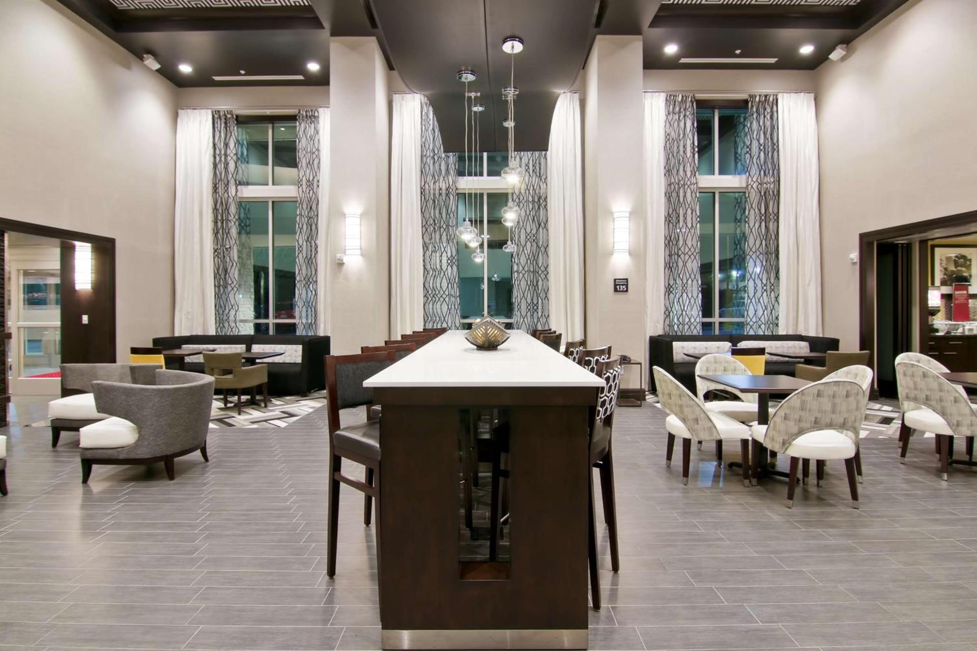 Hampton Inn & Suites Bellevue Downtown/Seattle photo 5