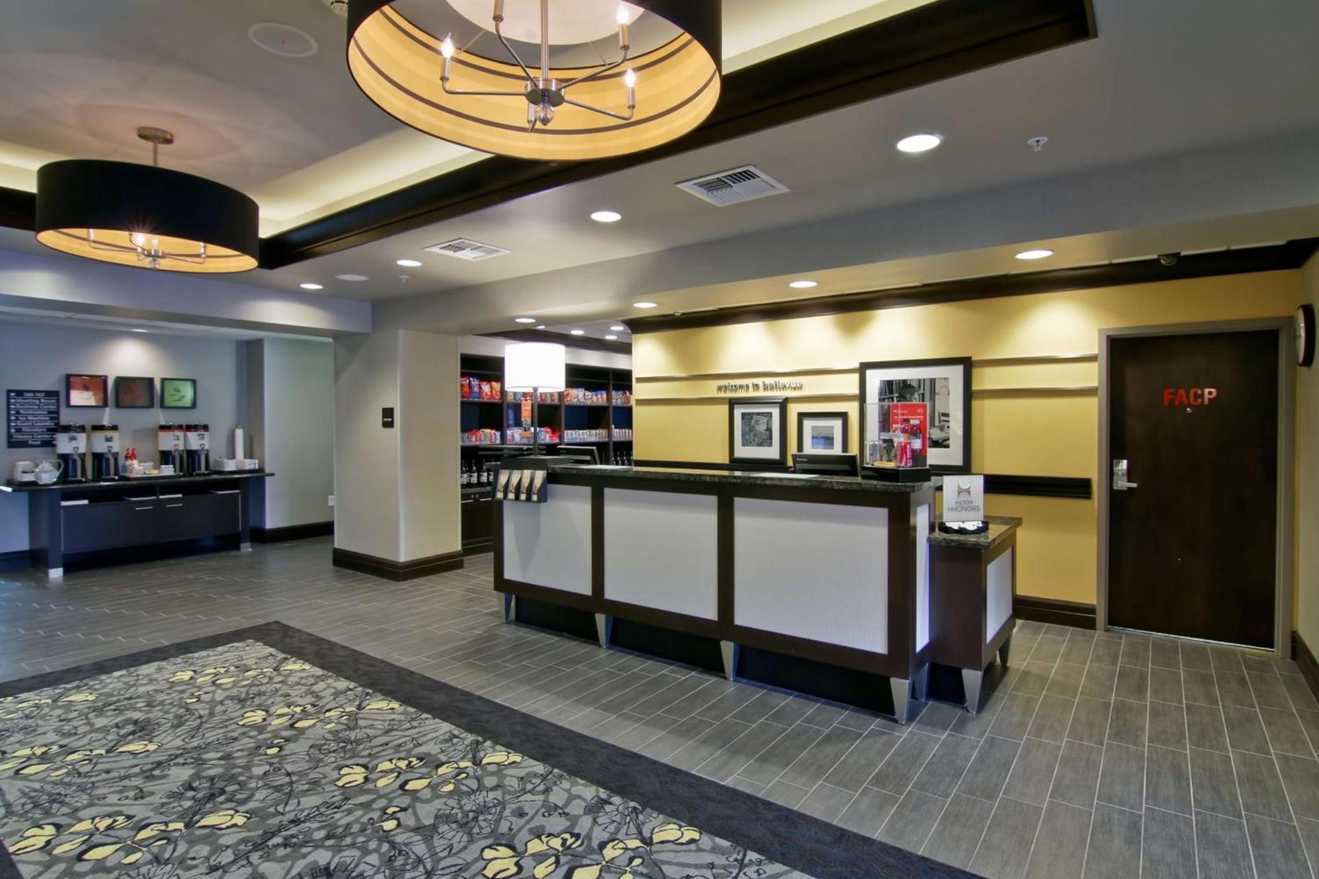 Hampton Inn & Suites Bellevue Downtown/Seattle photo 9