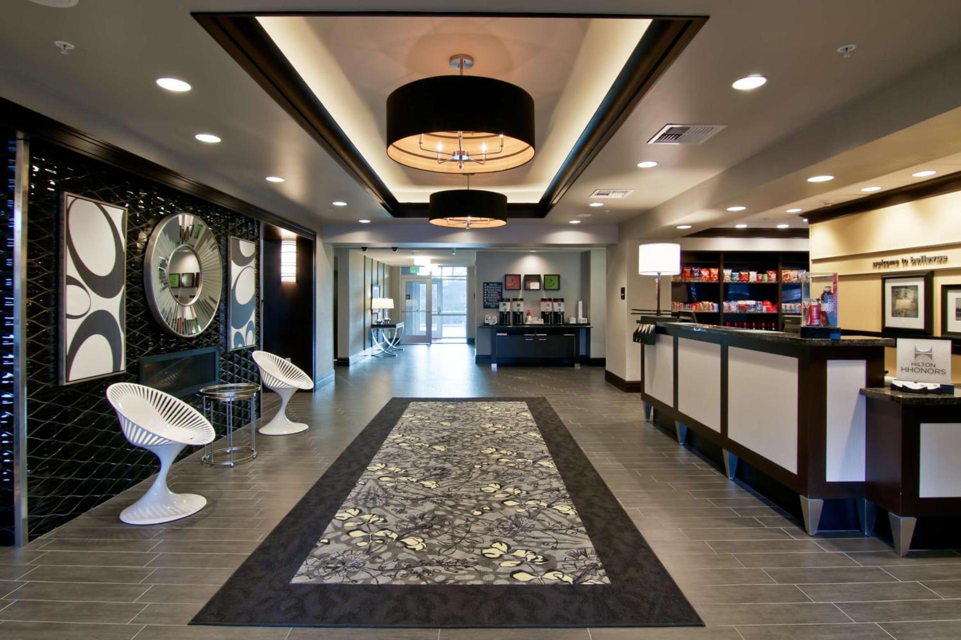 Hampton Inn & Suites Bellevue Downtown/Seattle photo 11