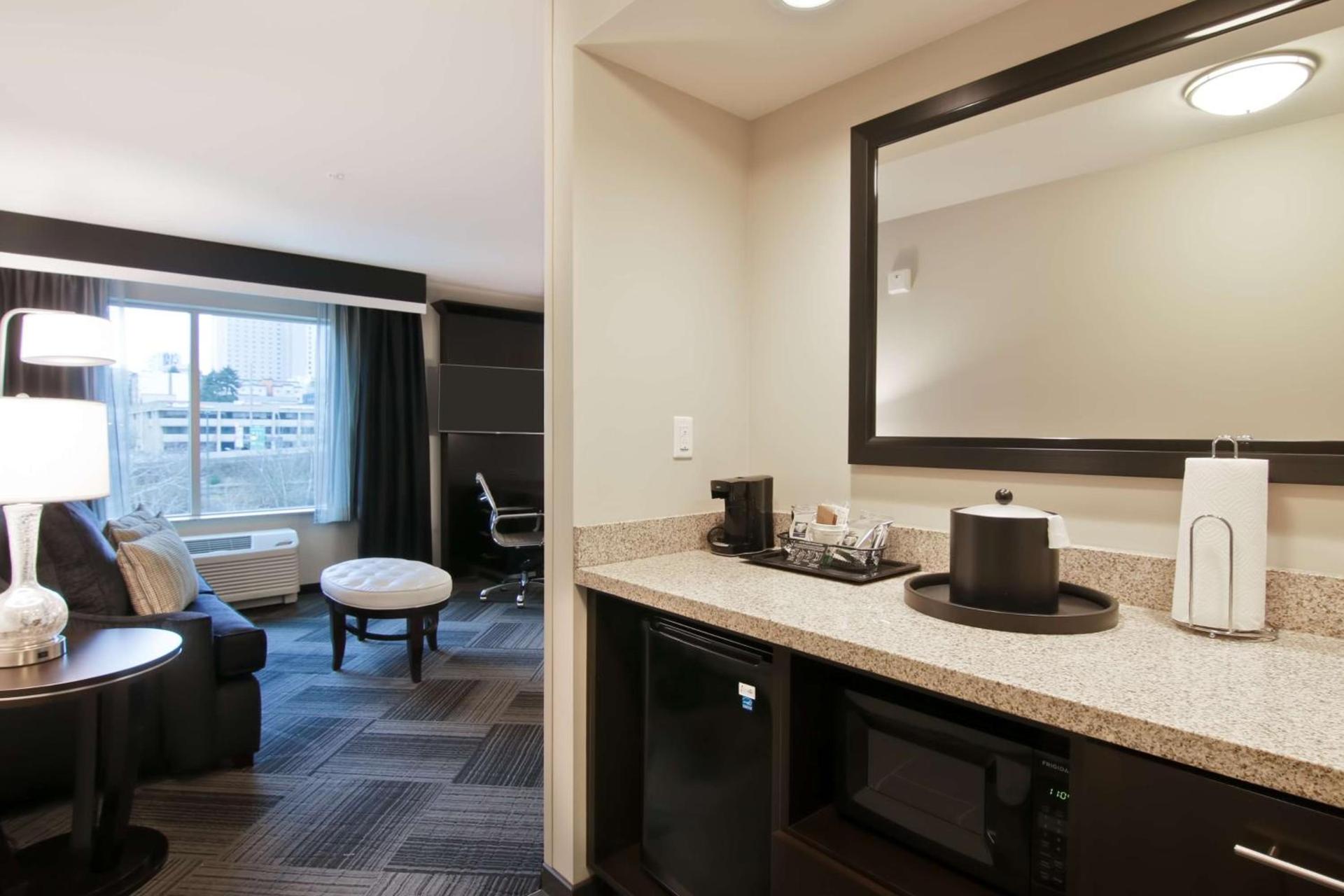 Hampton Inn & Suites Bellevue Downtown/Seattle photo 30