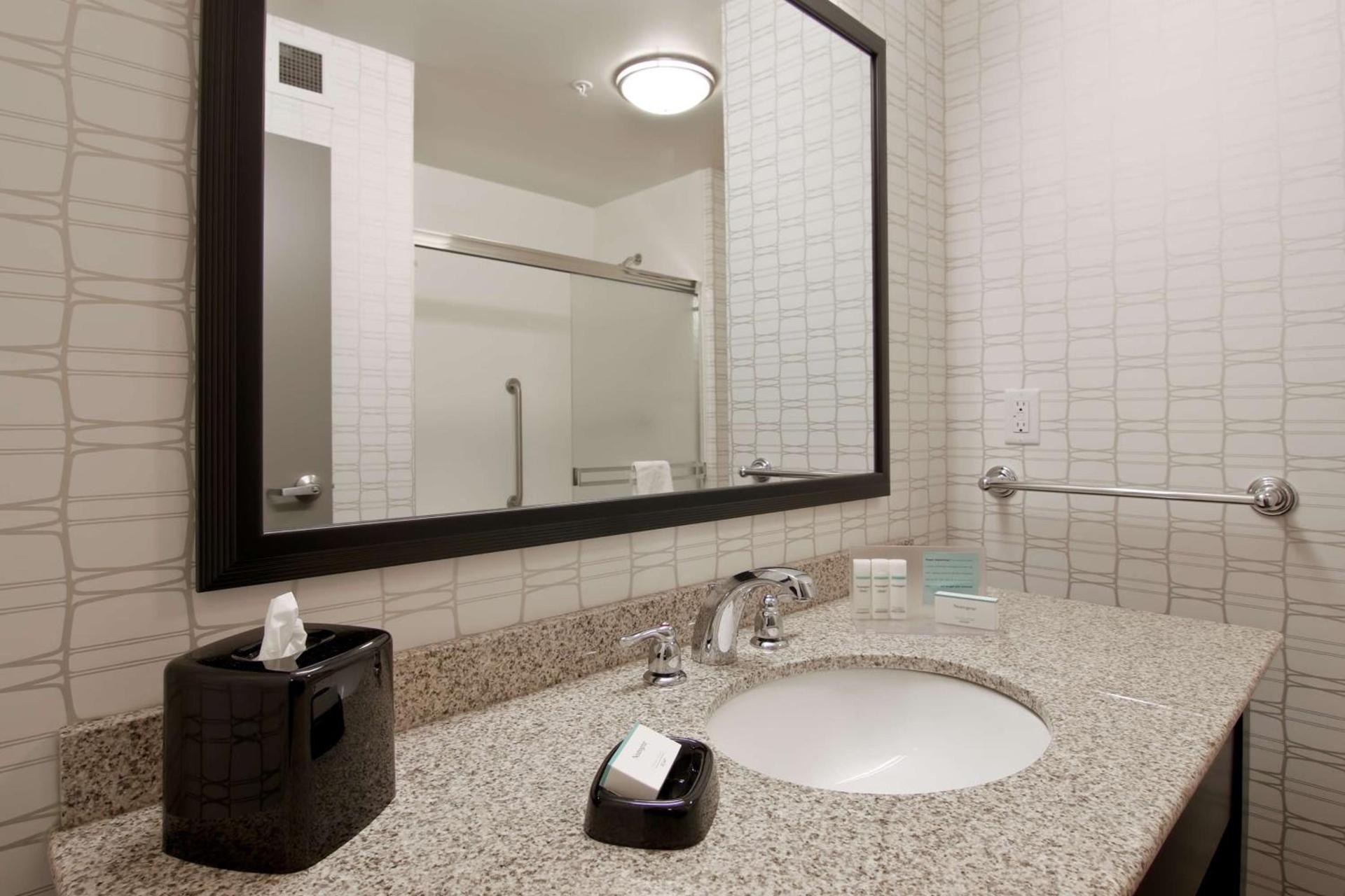 Hampton Inn & Suites Bellevue Downtown/Seattle photo 33