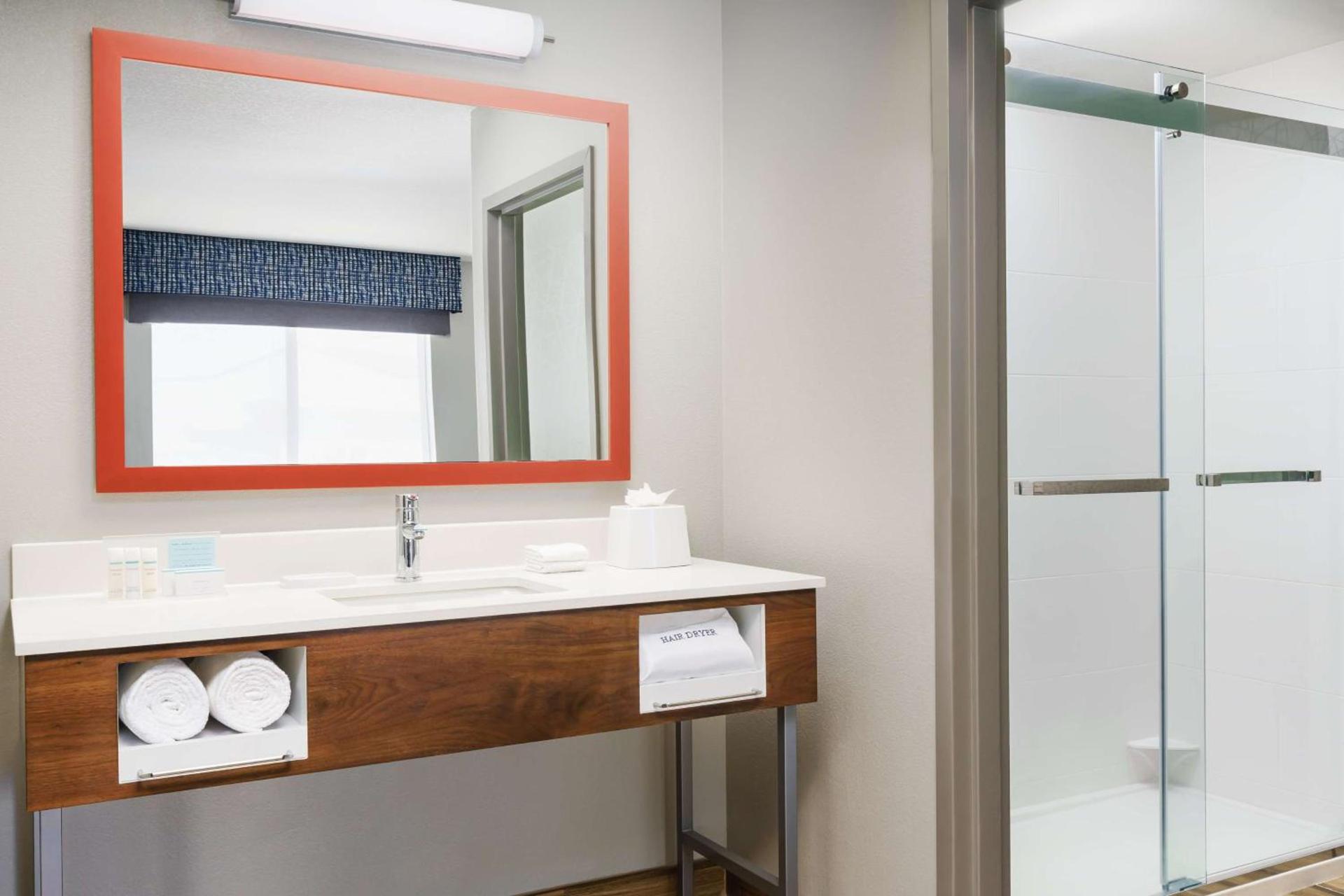 Hampton Inn & Suites Thousand Oaks photo 16