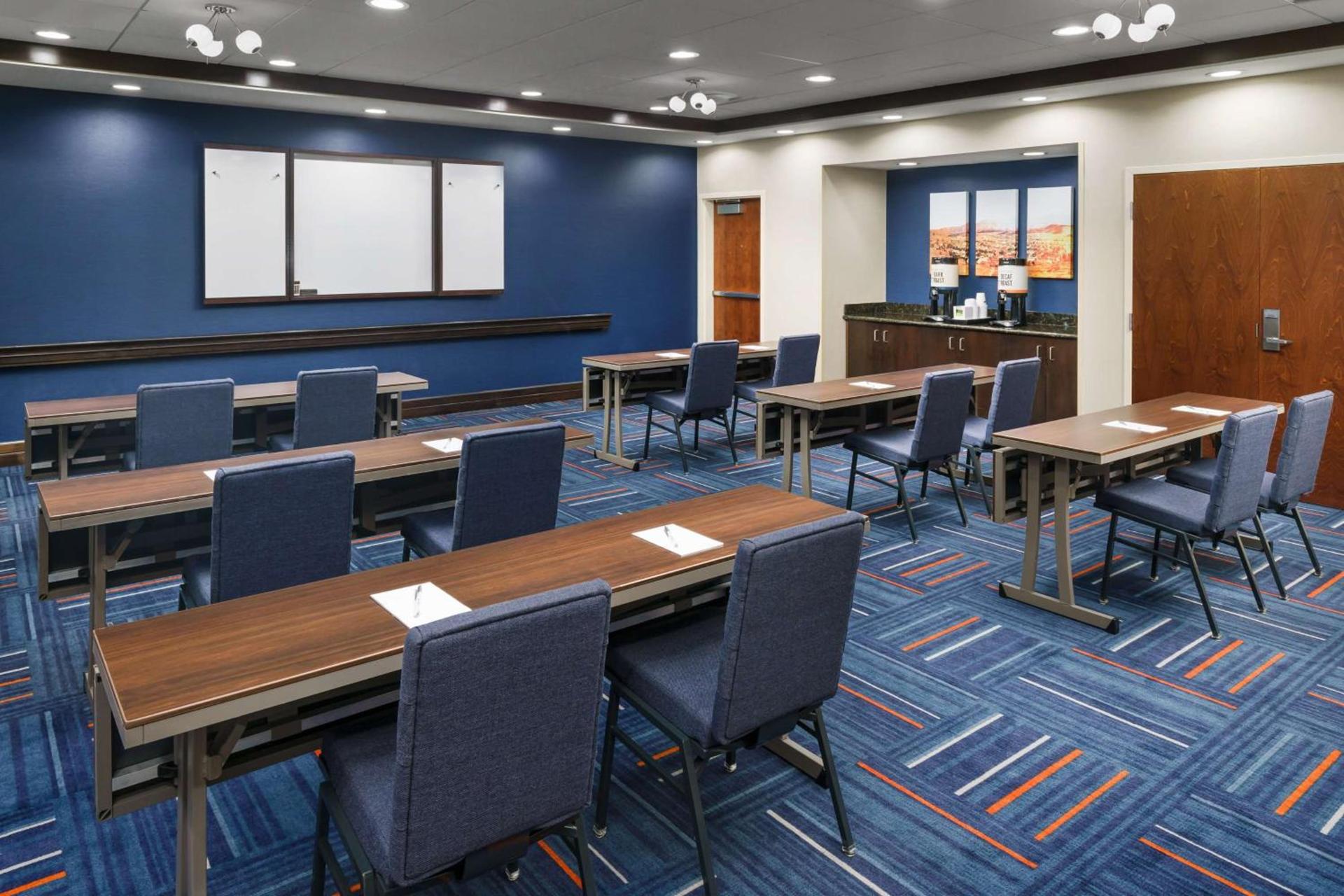 Hampton Inn & Suites Thousand Oaks photo 29