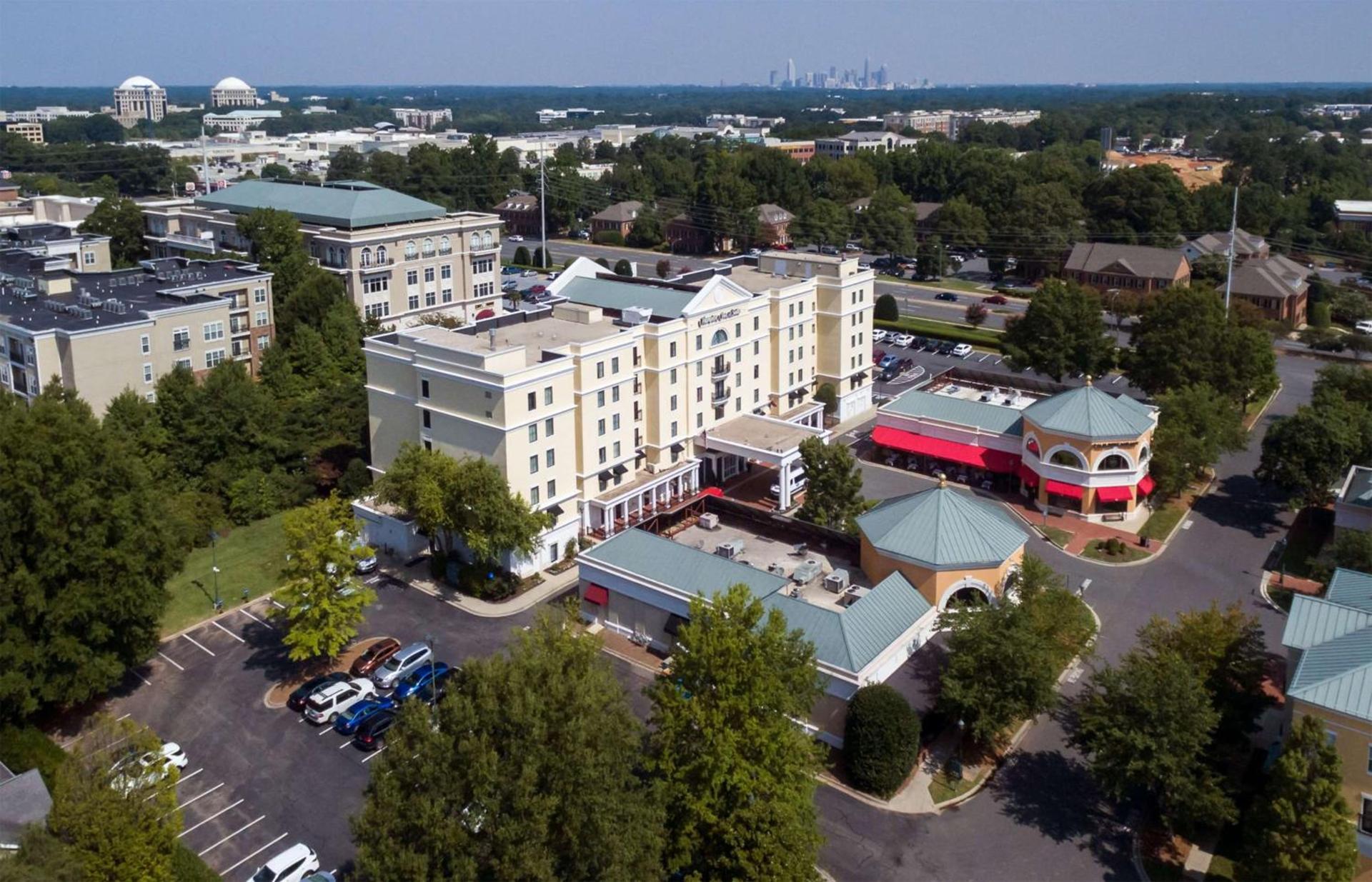 Hampton Inn & Suites South Park at Phillips Place photo 2