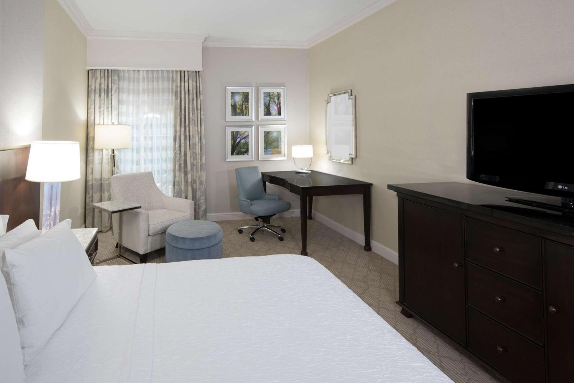 Hampton Inn & Suites South Park at Phillips Place photo 18