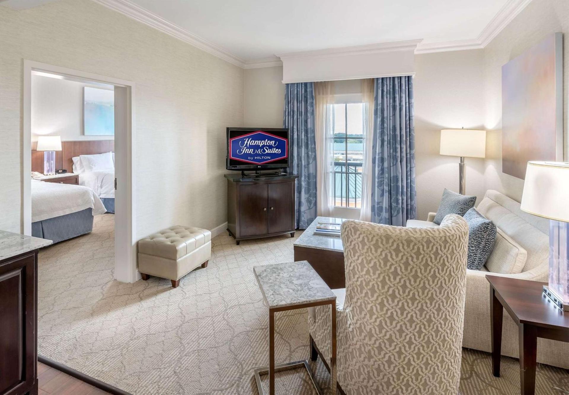 Hampton Inn & Suites South Park at Phillips Place photo 31