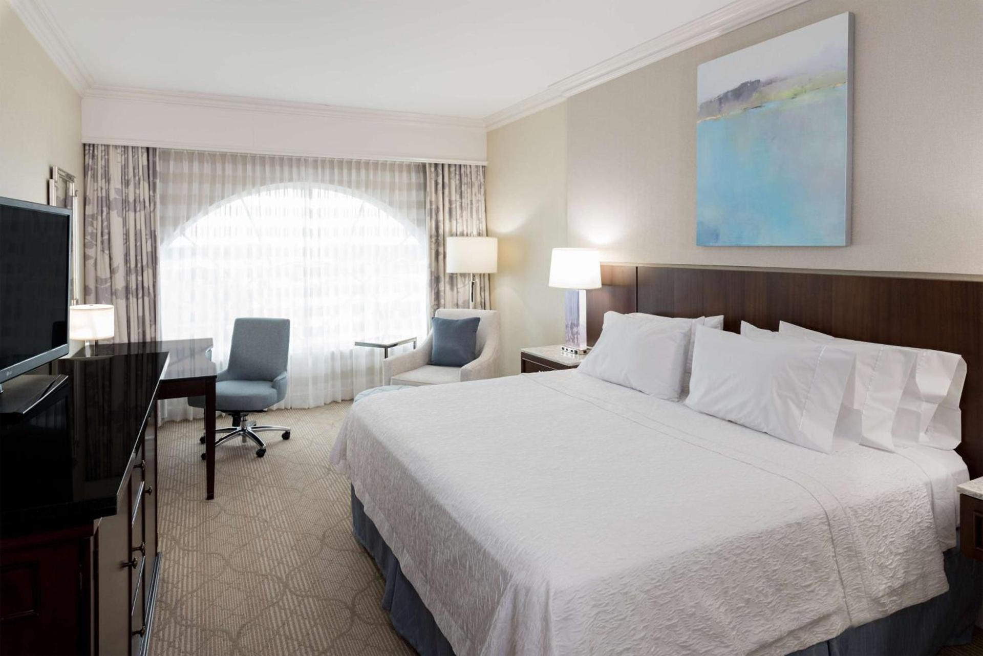 Hampton Inn & Suites South Park at Phillips Place photo 36