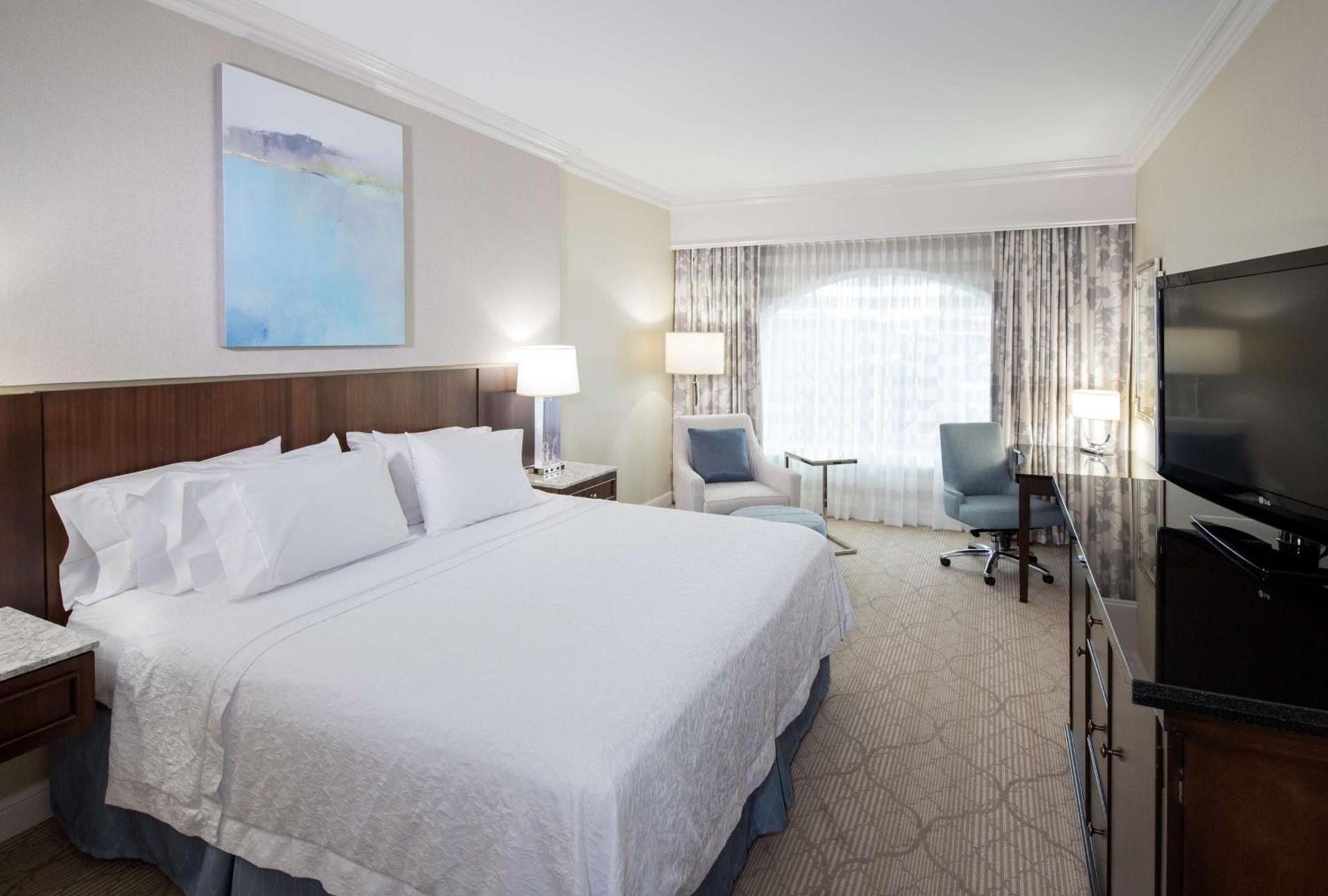 Hampton Inn & Suites South Park at Phillips Place photo 42