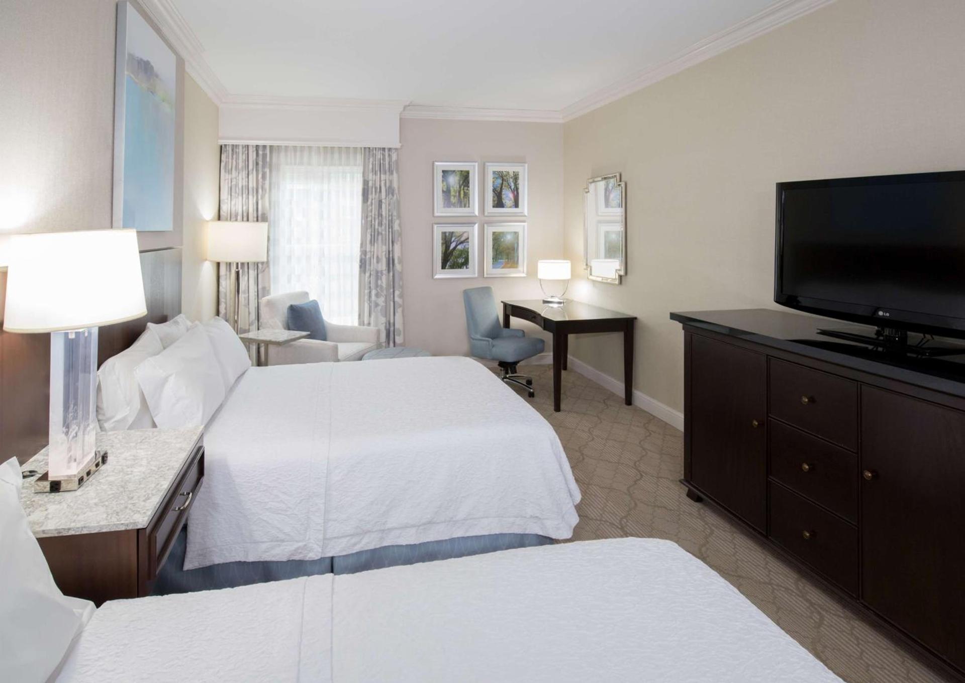 Hampton Inn & Suites South Park at Phillips Place photo 48