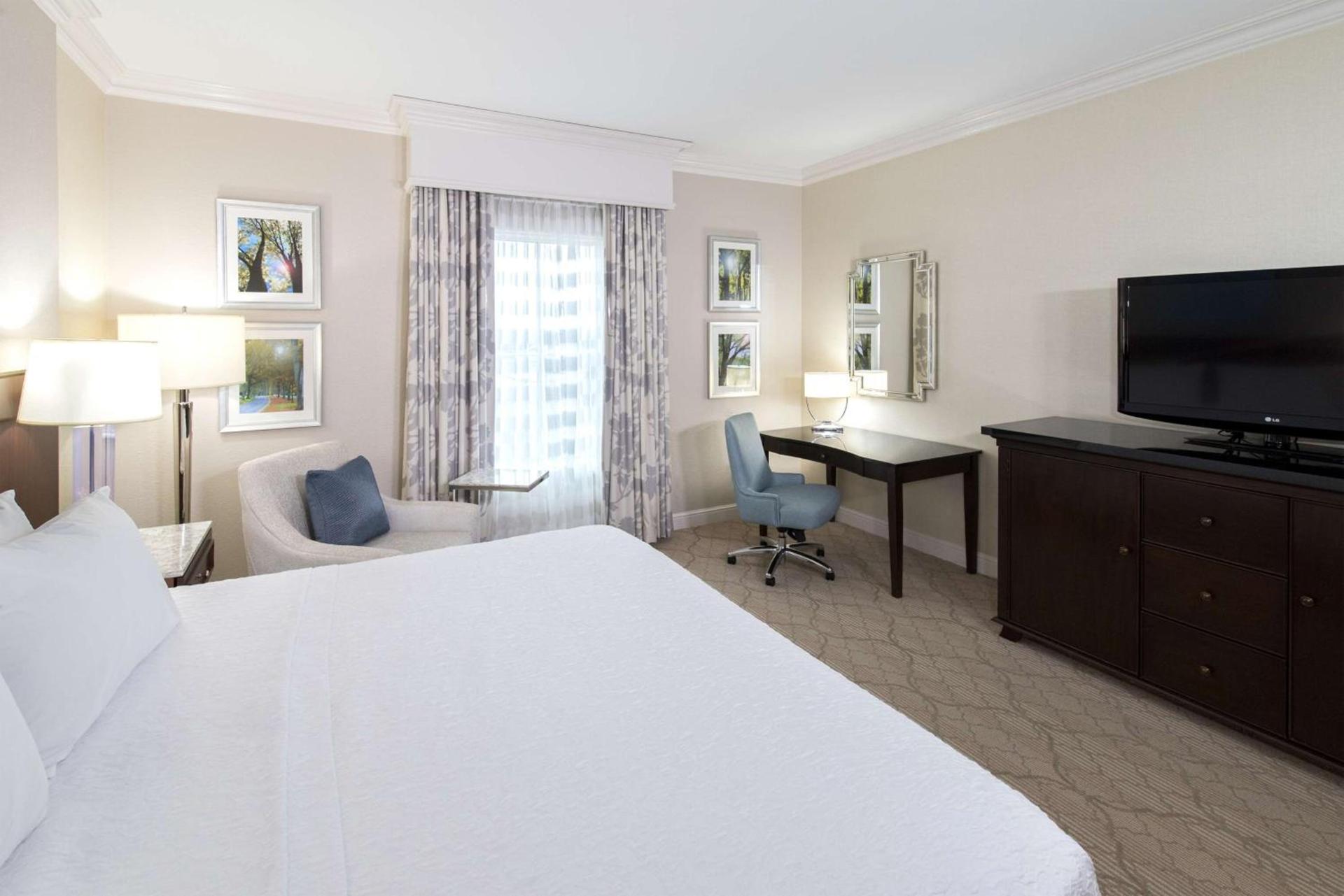 Hampton Inn & Suites South Park at Phillips Place photo 50