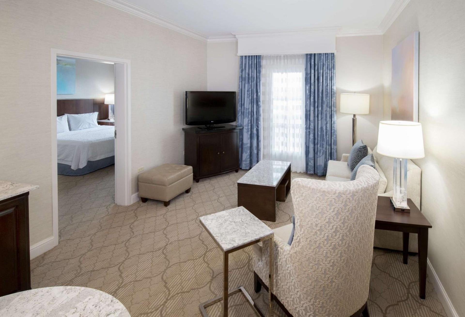 Hampton Inn & Suites South Park at Phillips Place photo 52