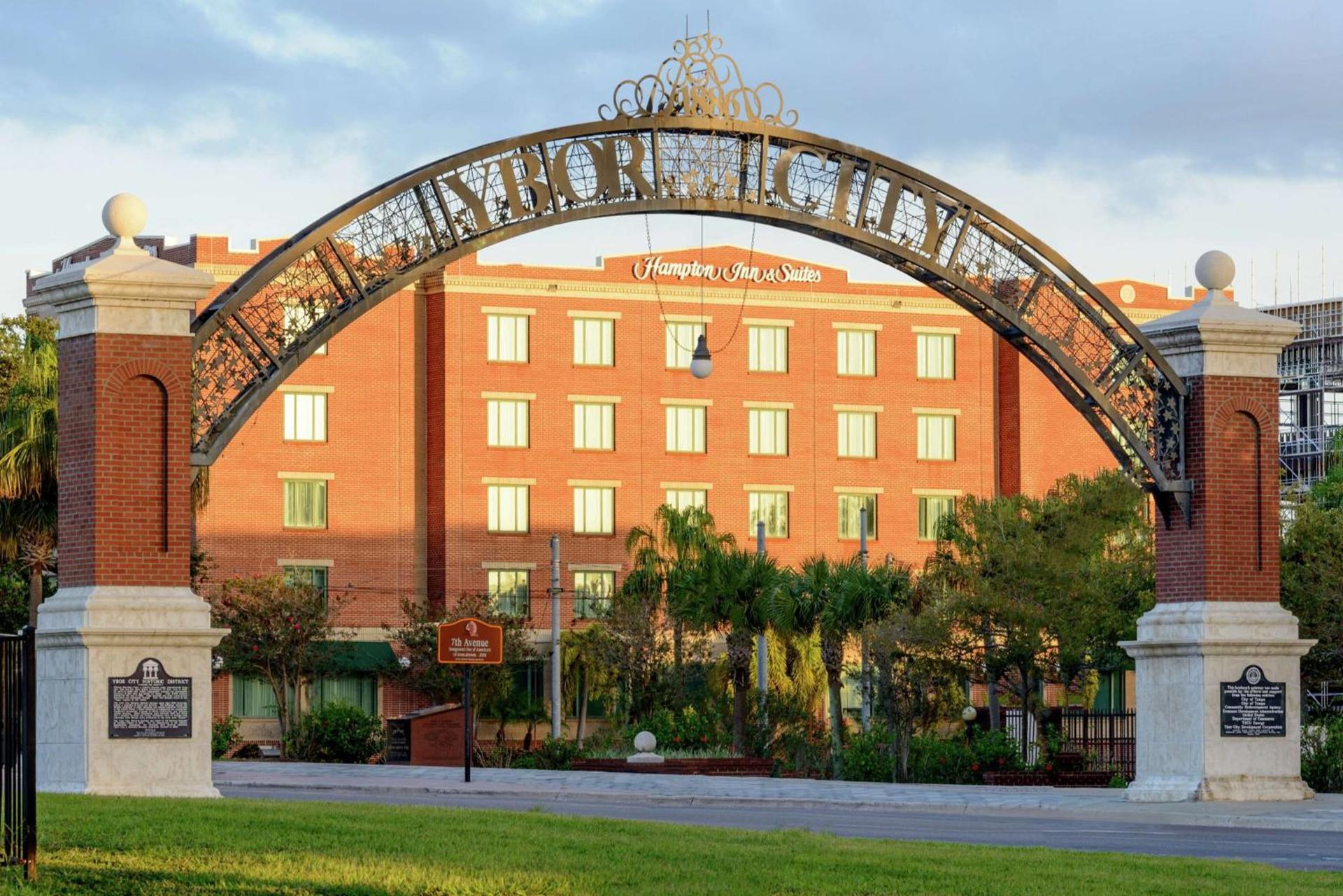 Hampton Inn & Suites Tampa Ybor City Downtown photo 1