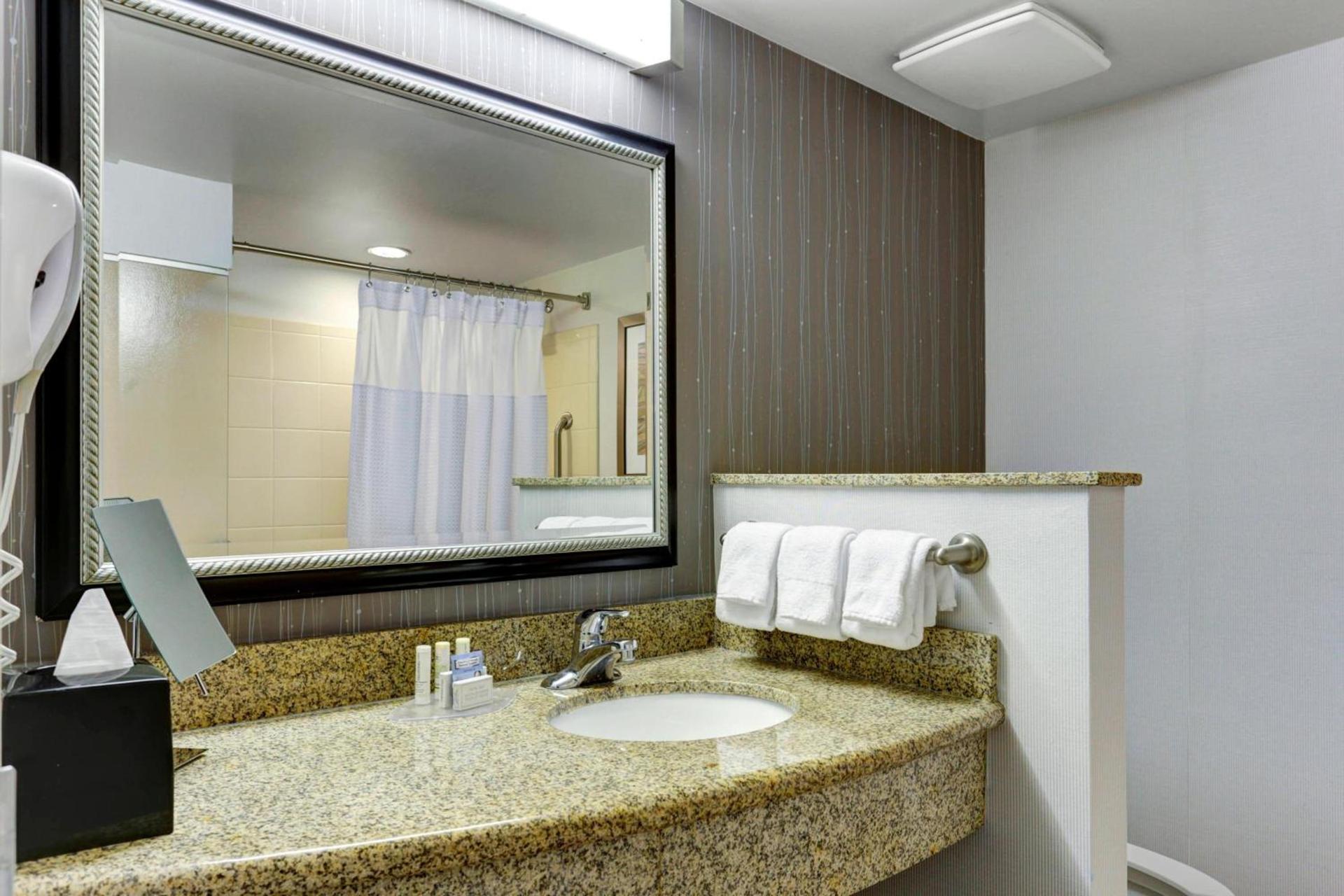 Courtyard by Marriott Anniston Oxford photo 30