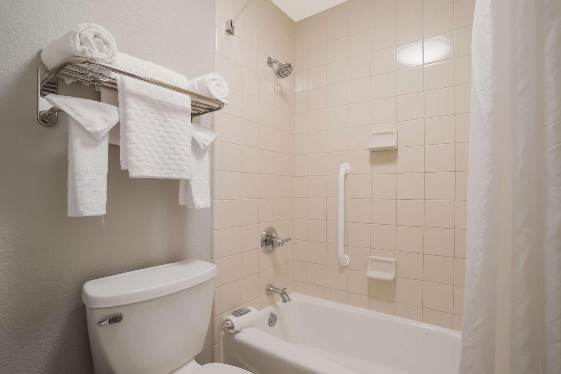 Best Western Flagship Inn photo 16