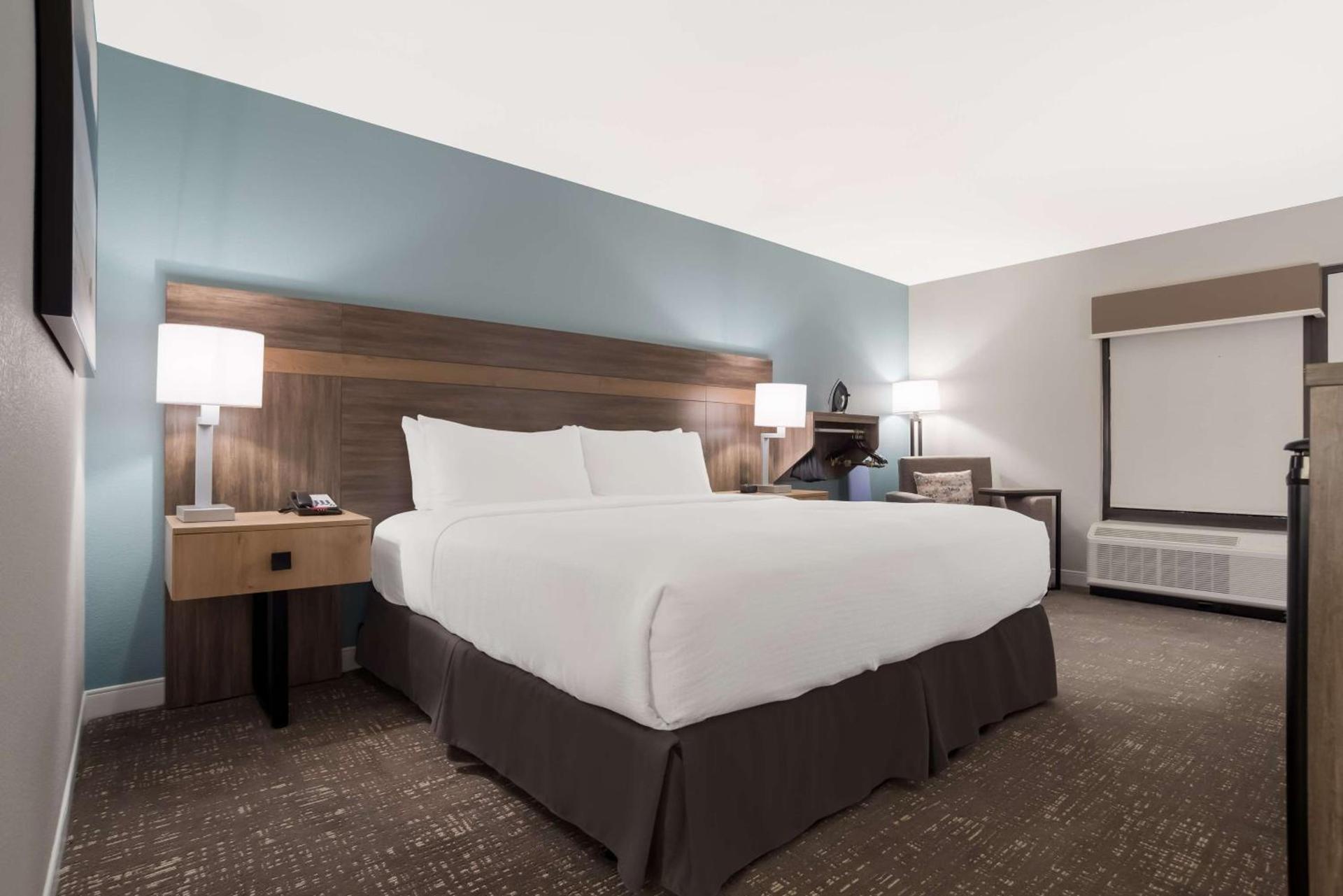Best Western Flagship Inn photo 12