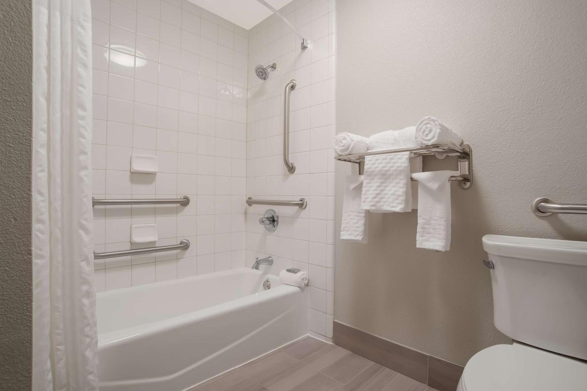 Best Western Flagship Inn photo 17
