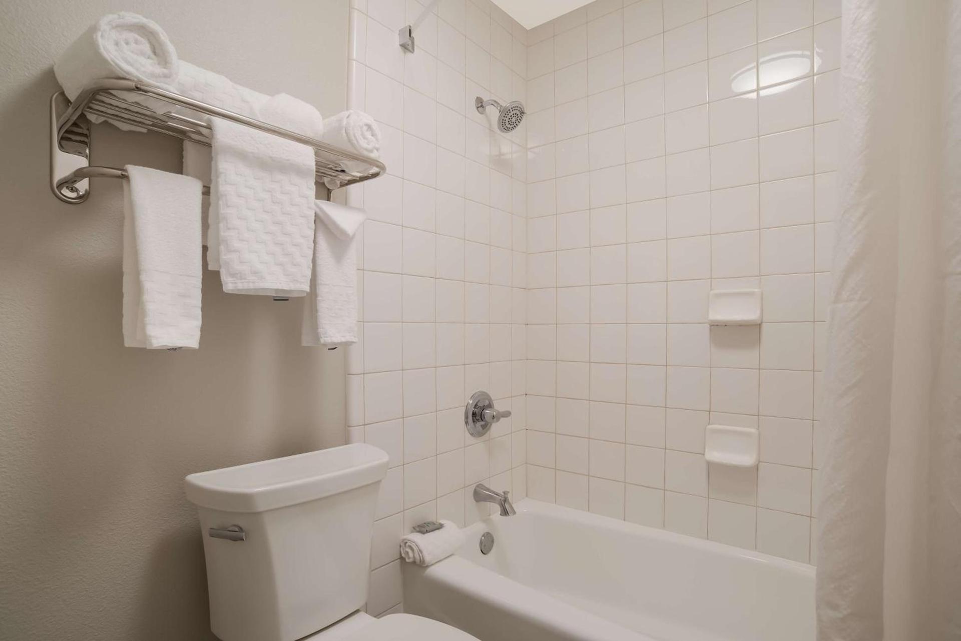 Best Western Flagship Inn photo 18