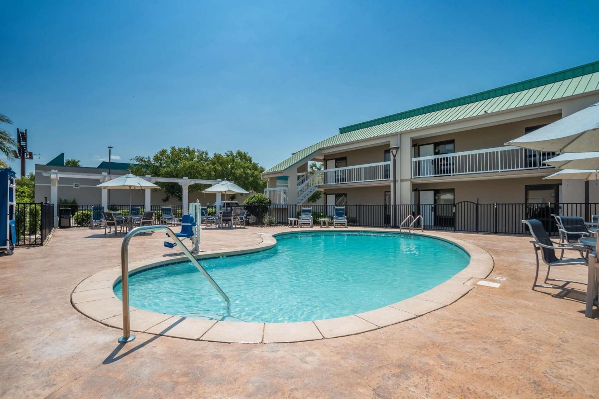 Best Western Flagship Inn photo 8