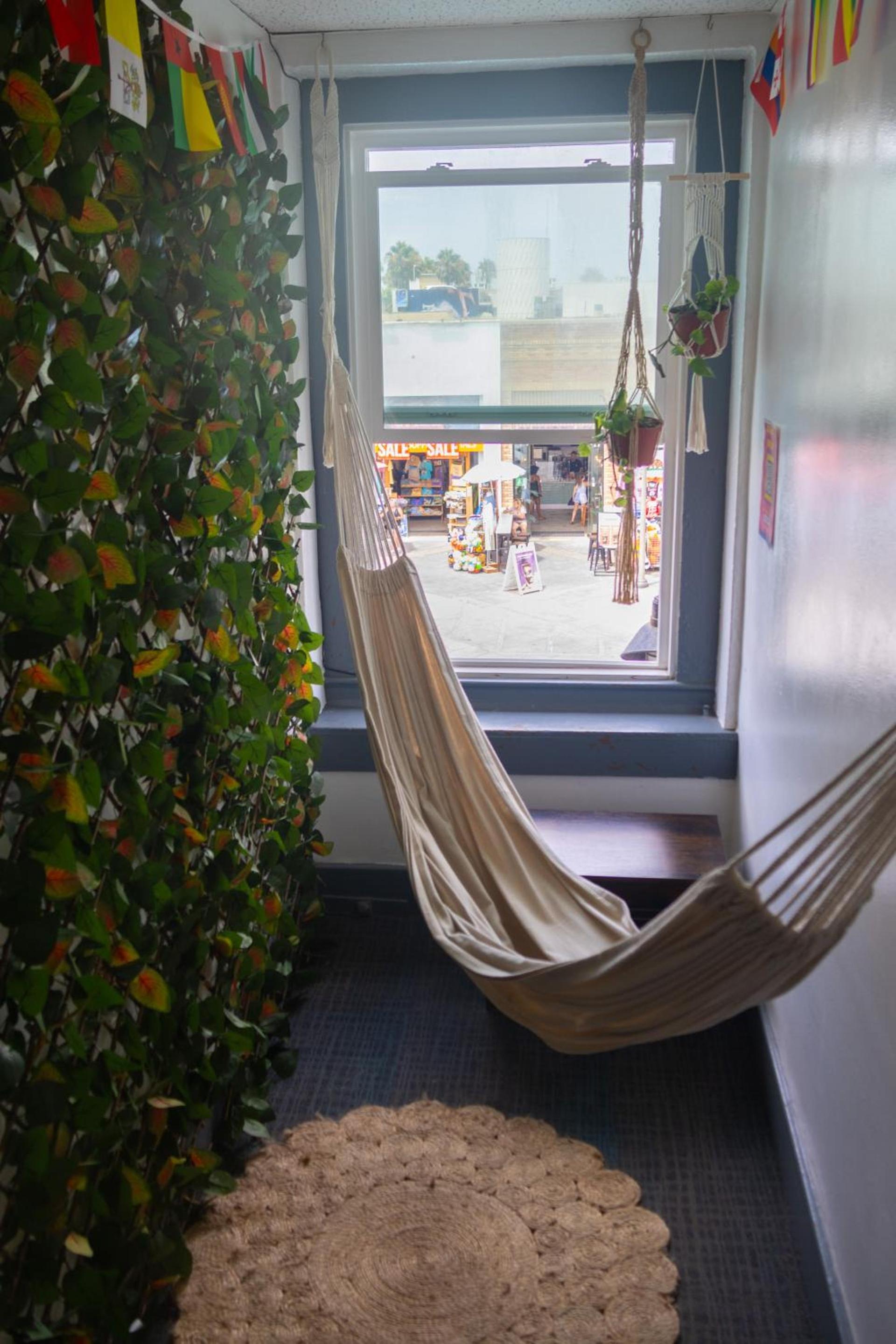 ITH Hermosa Beach Surf Hostel LAX photo 61