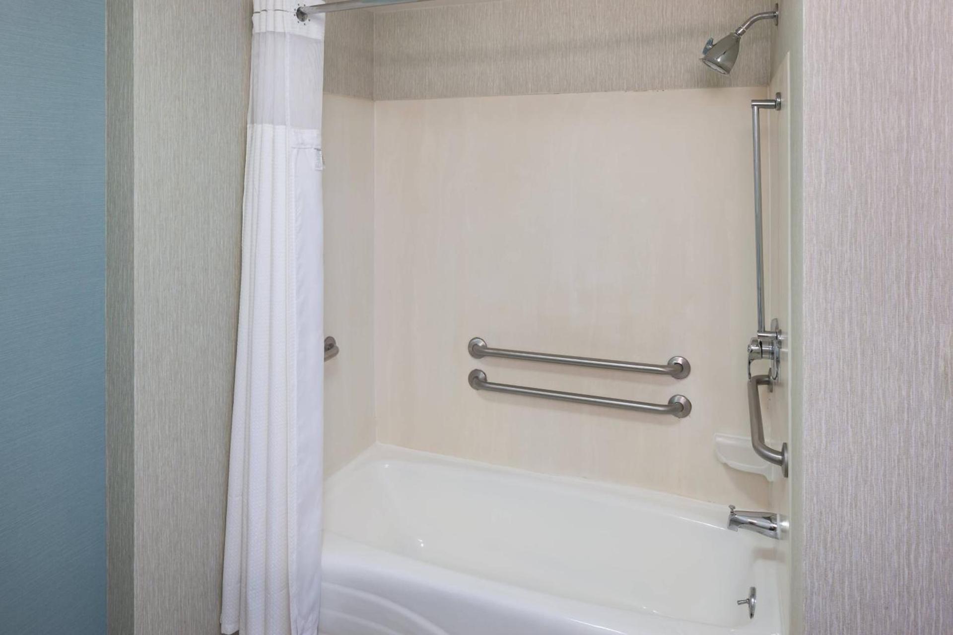 Courtyard by Marriott Virginia Beach Oceanfront-South photo 23
