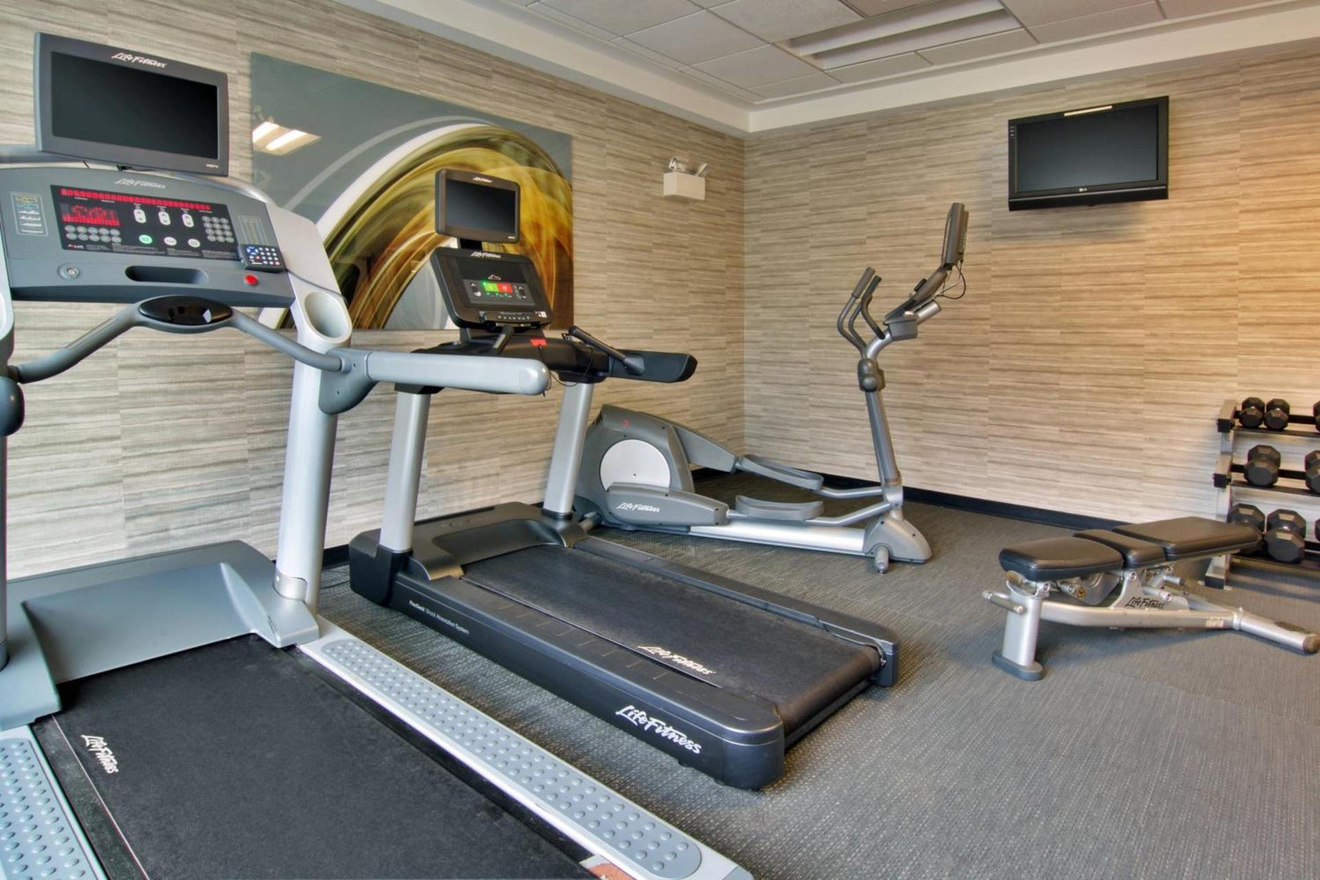 Courtyard by Marriott Clarksville photo 17
