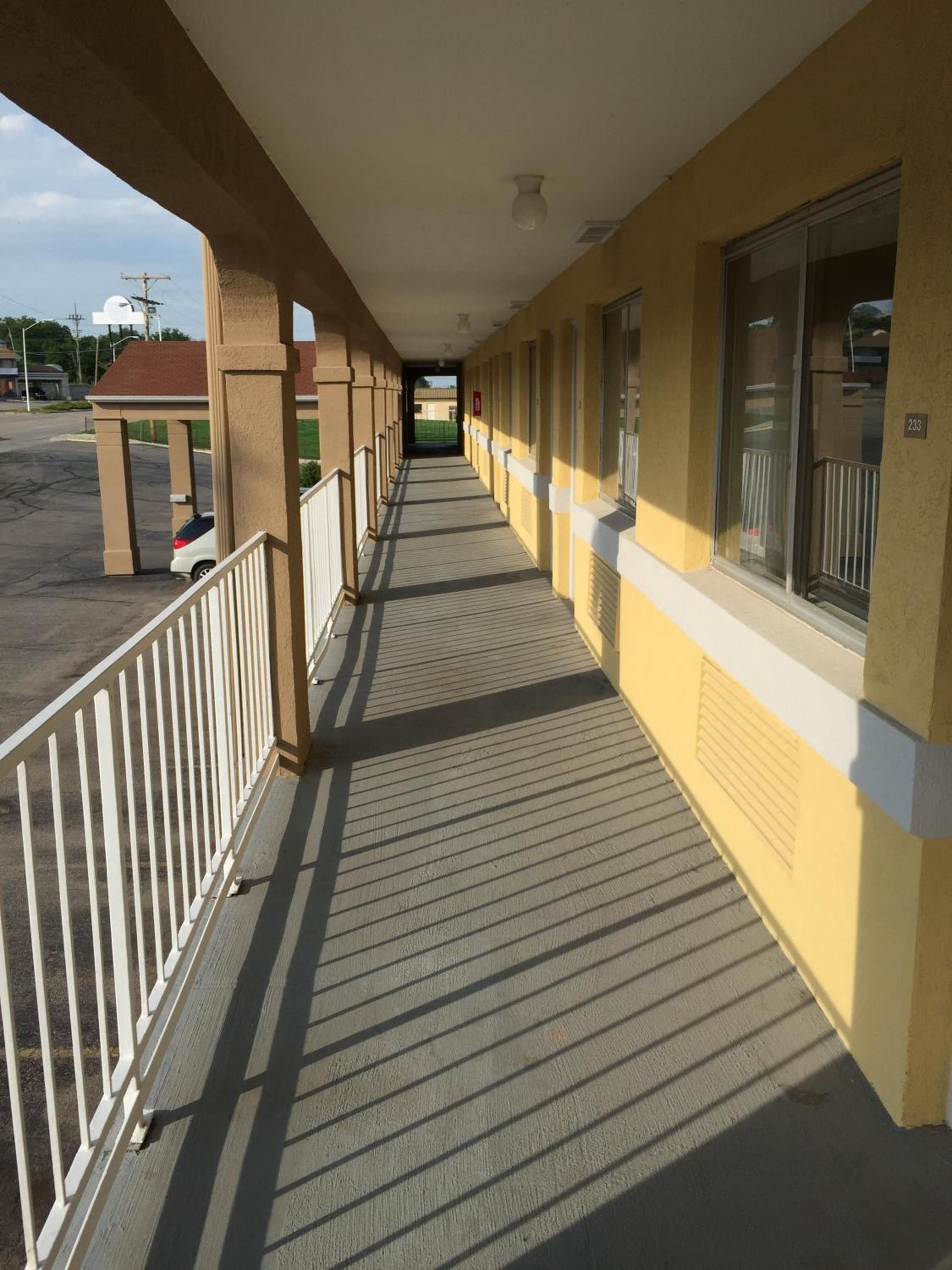 Red Lion Inn & Suites Junction City photo 31