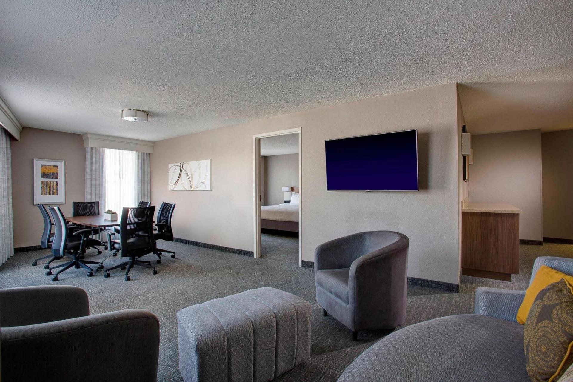 Courtyard by Marriott New Orleans Warehouse Arts District photo 14