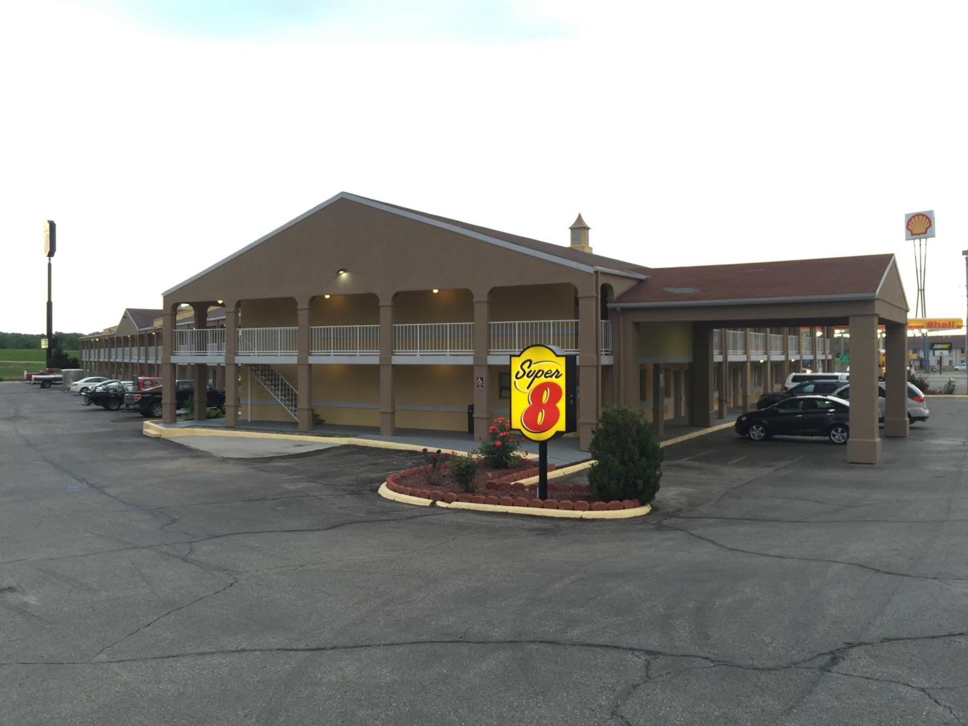 Red Lion Inn & Suites Junction City photo 30
