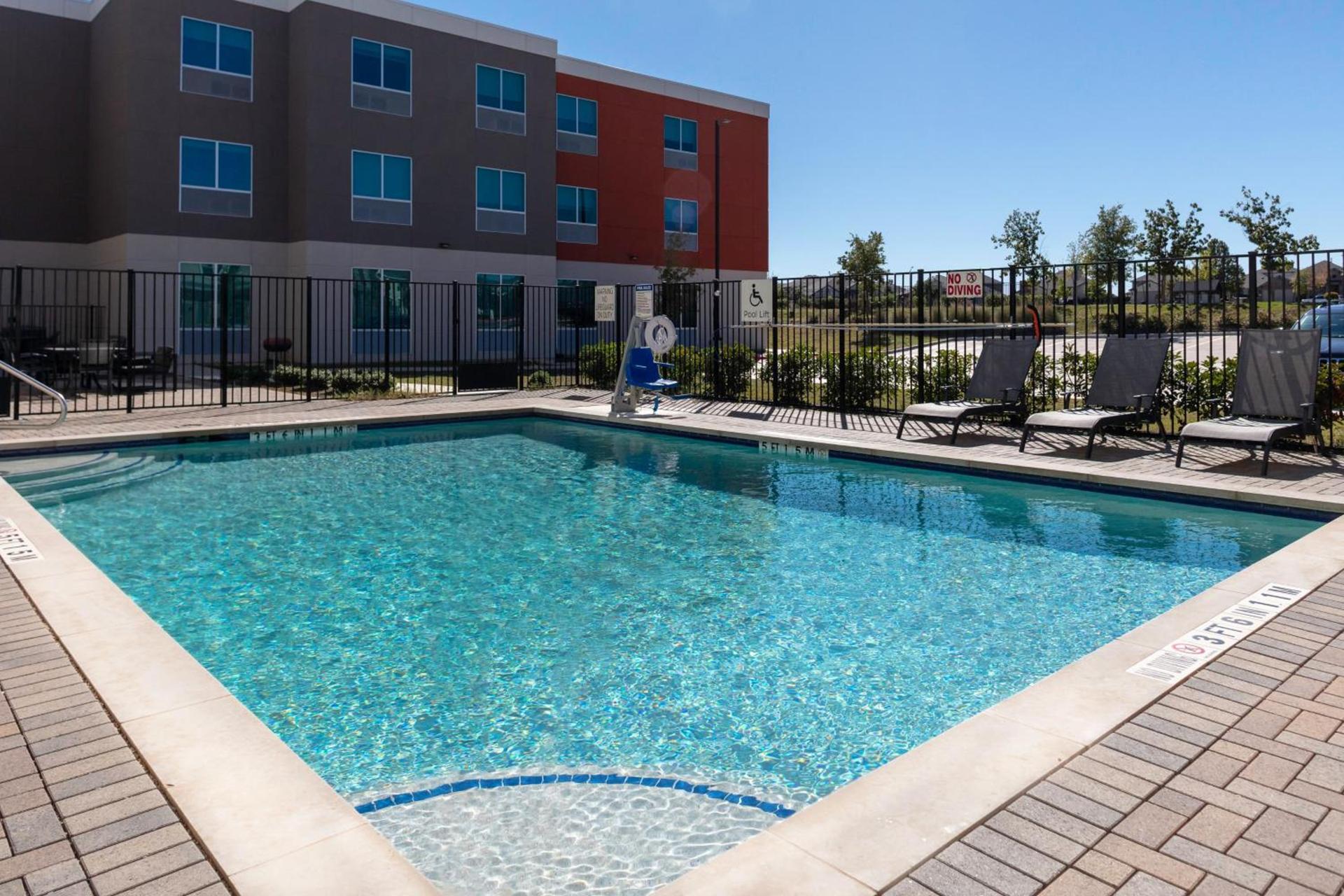 Holiday Inn Express & Suites Leander by IHG photo 23