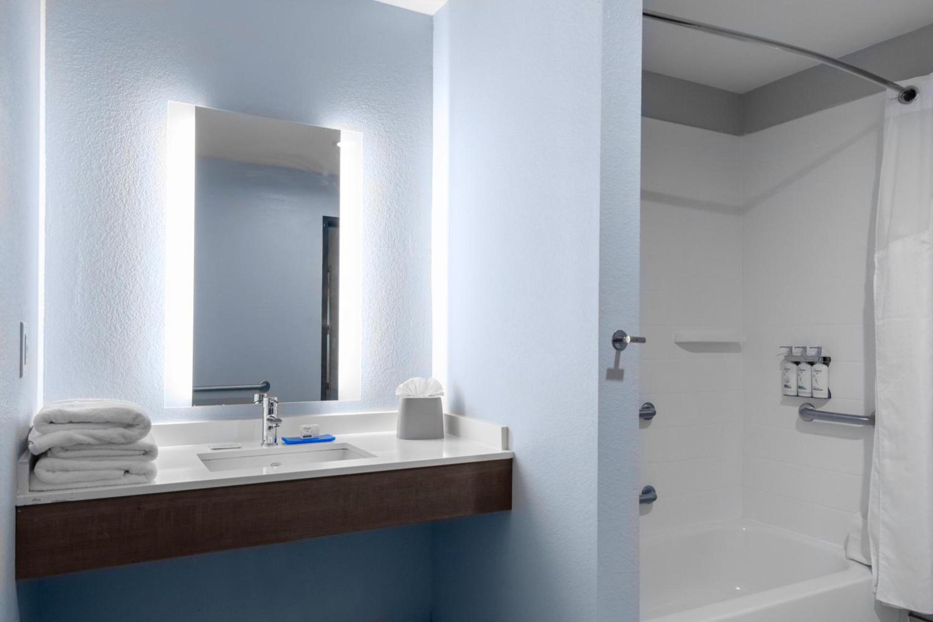 Holiday Inn Express & Suites Leander by IHG photo 21