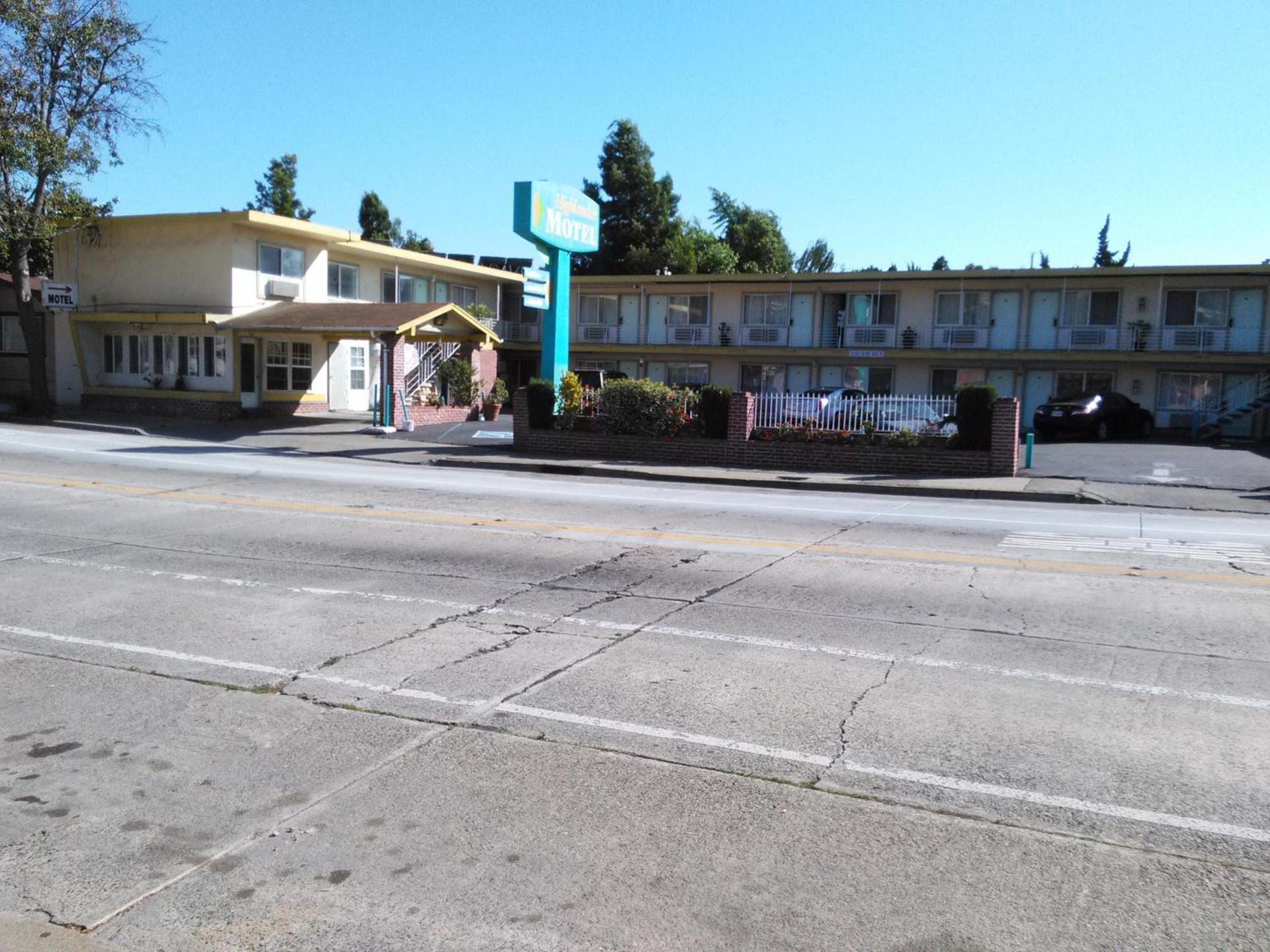 Highlander Motel photo 28