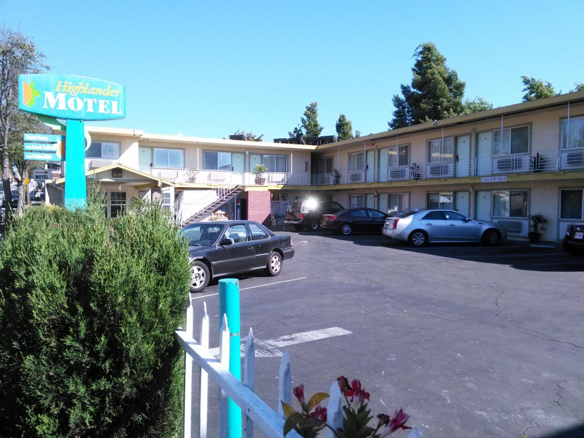 Highlander Motel photo 29