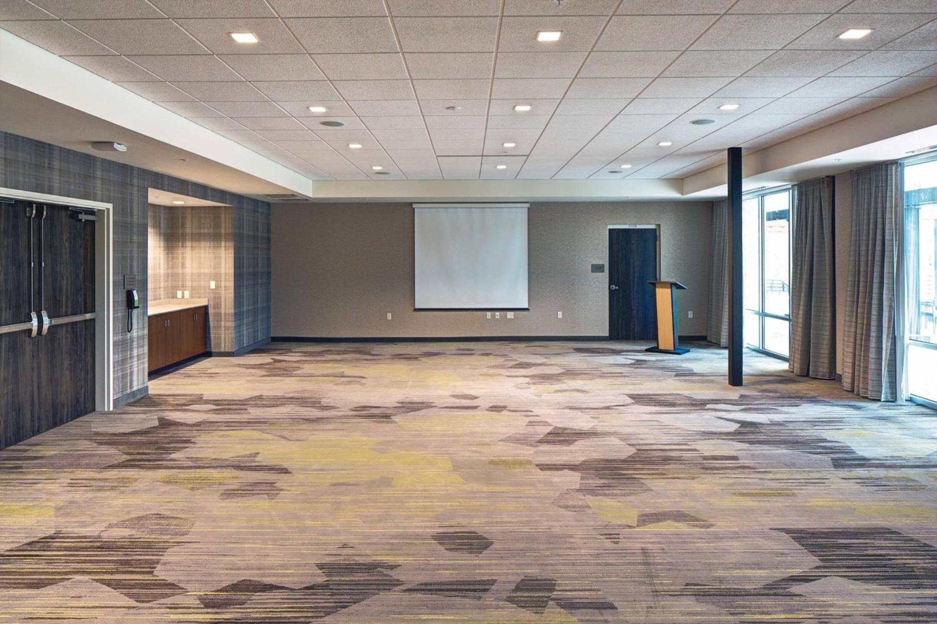 Courtyard by Marriott Appleton Riverfront photo 37