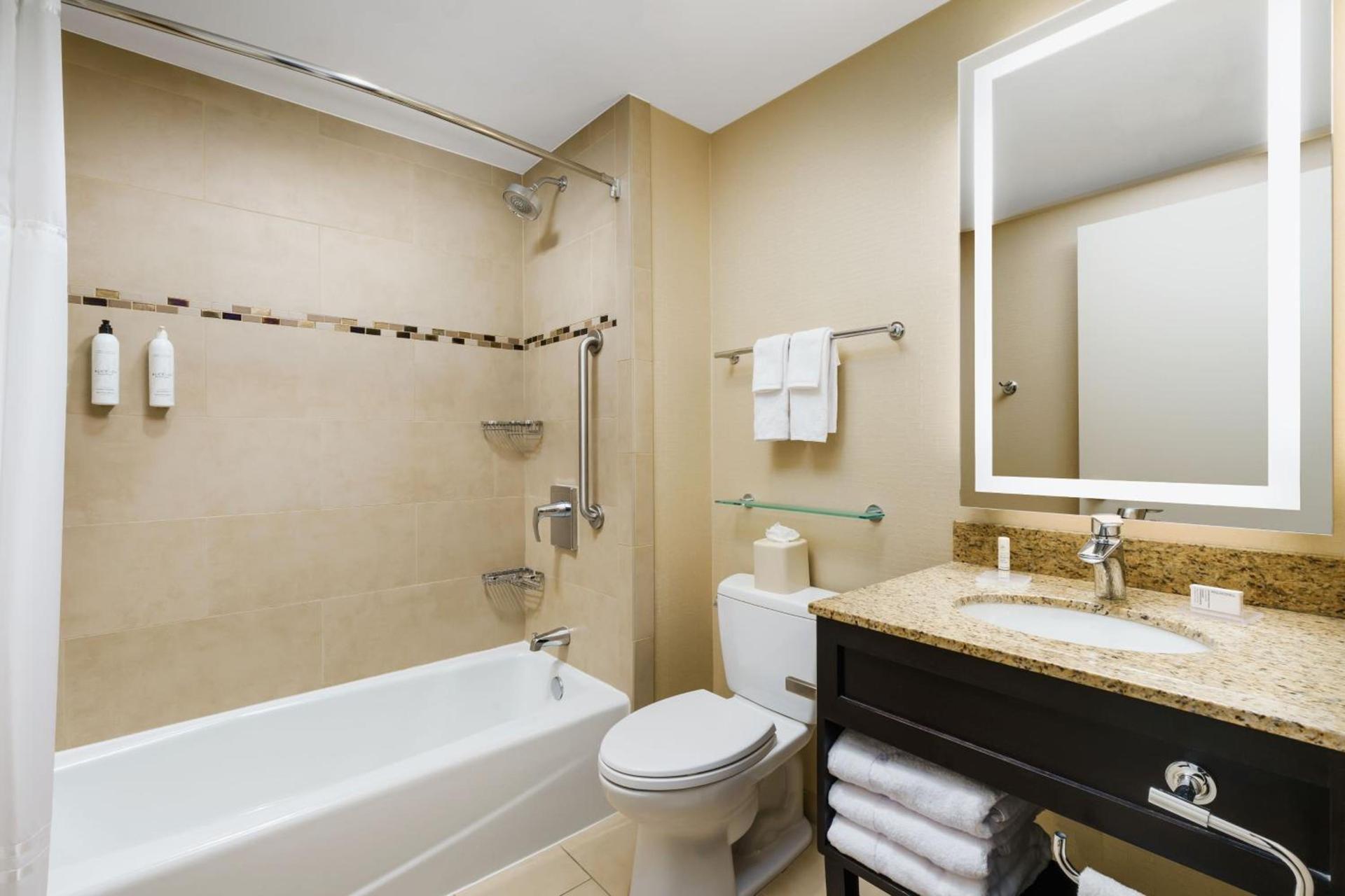 Fairfield Inn & Suites by Marriott New York Midtown Manhattan/Penn Station photo 11