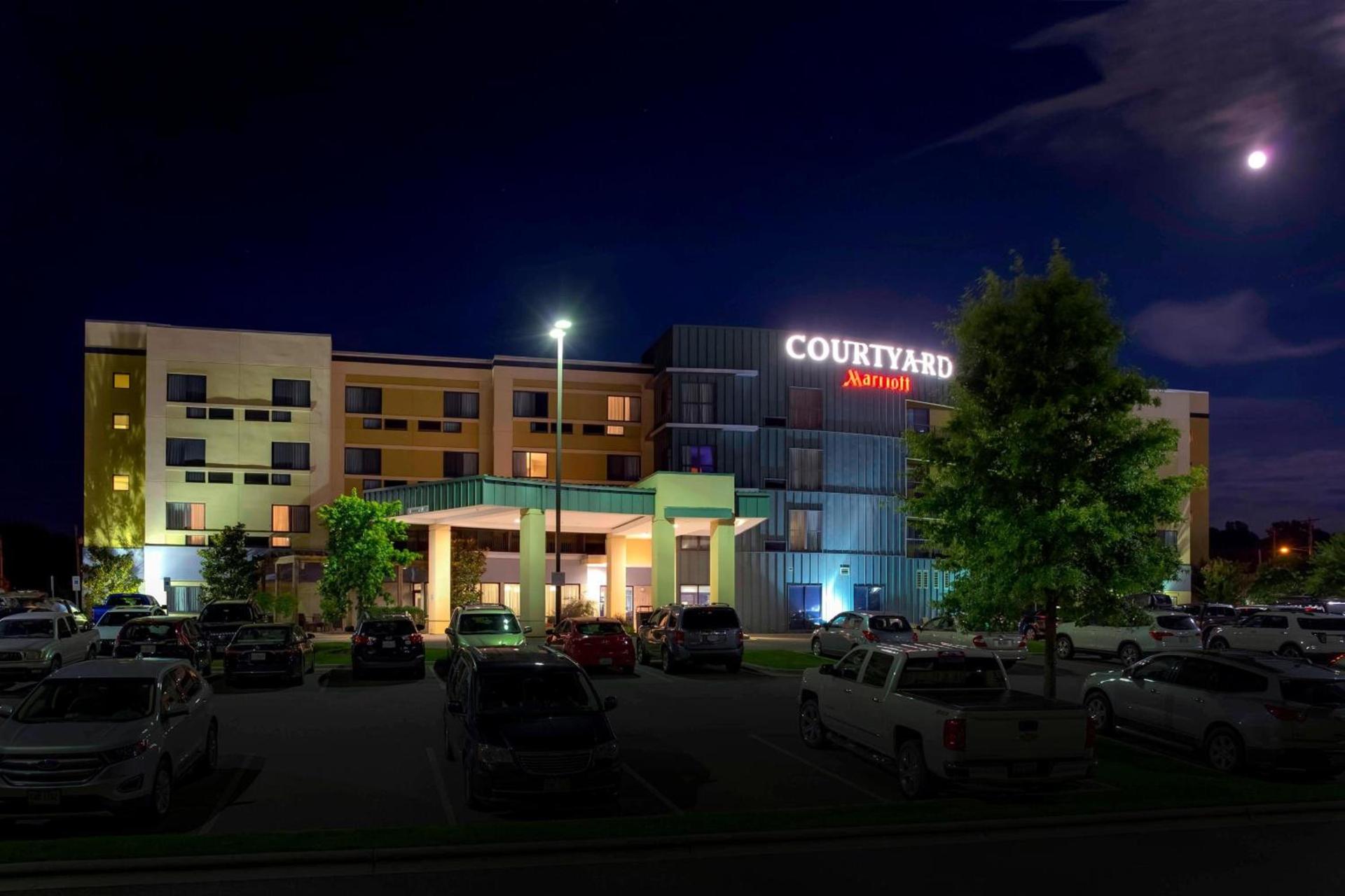 Courtyard Statesville Mooresville/Lake Norman — hotel in Statesville